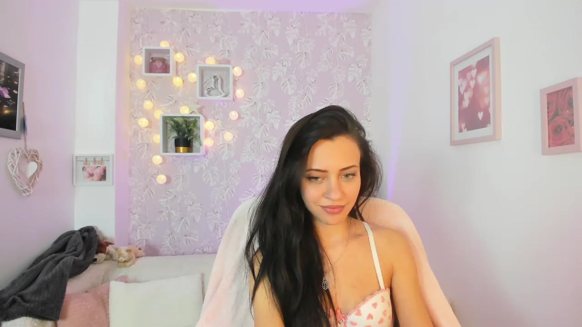 Gallery image thumbnail from Kathy_White's myfreecams stream on, 03/18/2023, 18:30 image 5 of 20