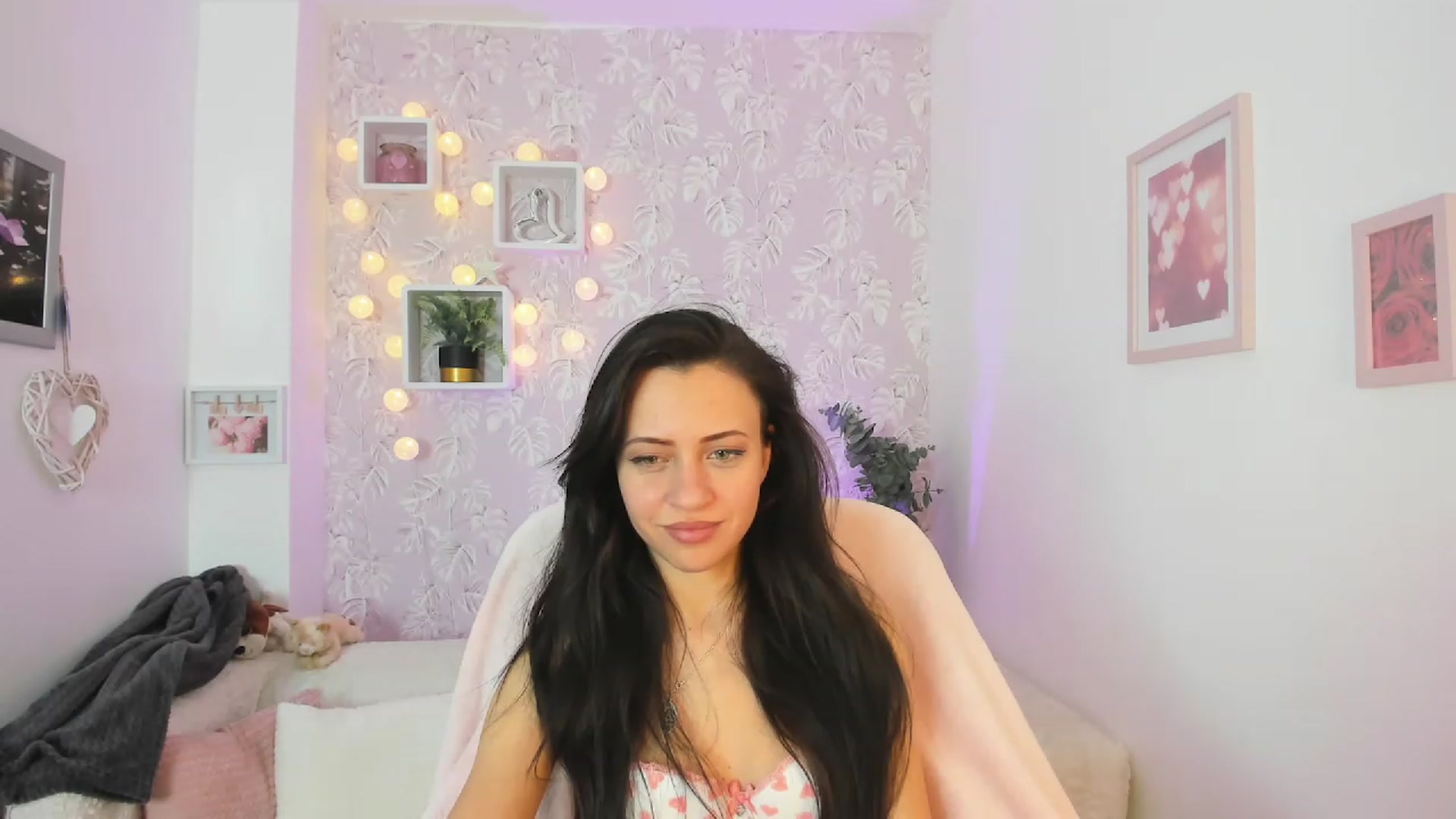 Gallery image thumbnail from Kathy_White's myfreecams stream on, 03/18/2023, 18:30 image 17 of 20