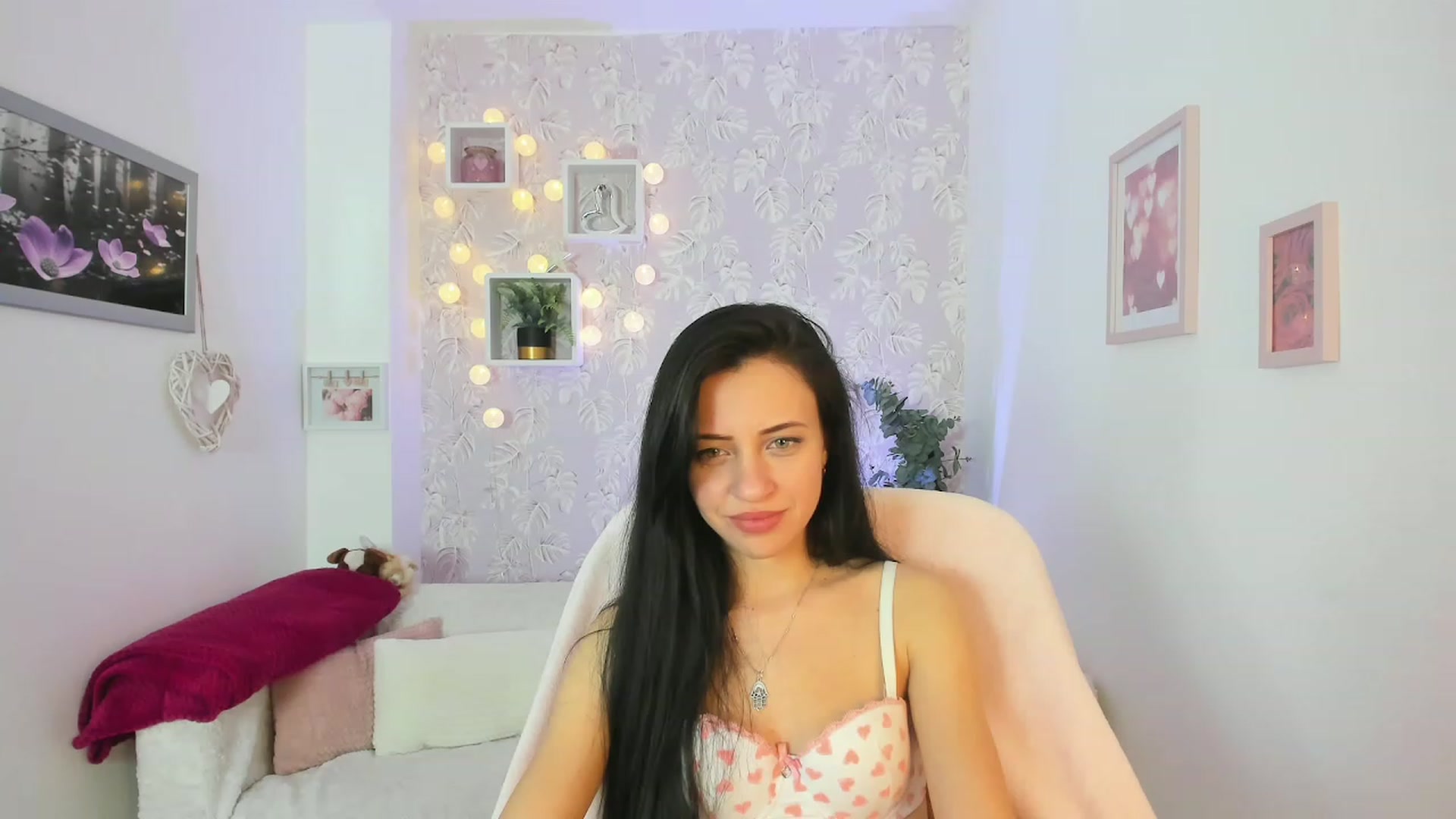 Gallery image thumbnail from Kathy_White's myfreecams stream on, 04/19/2023, 17:58 image 2 of 20
