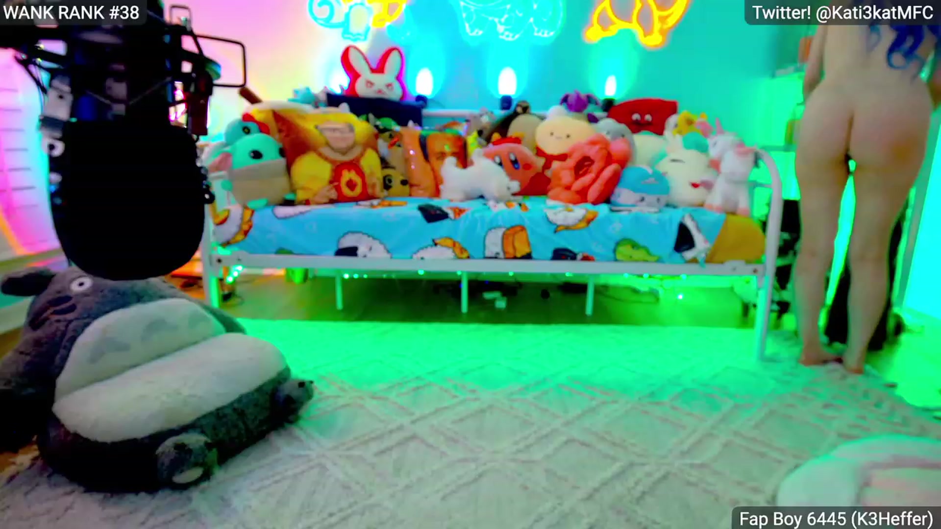 Gallery image thumbnail from Kati3Kat's myfreecams stream on, 11/16/2022, 08:04 image 11 of 20
