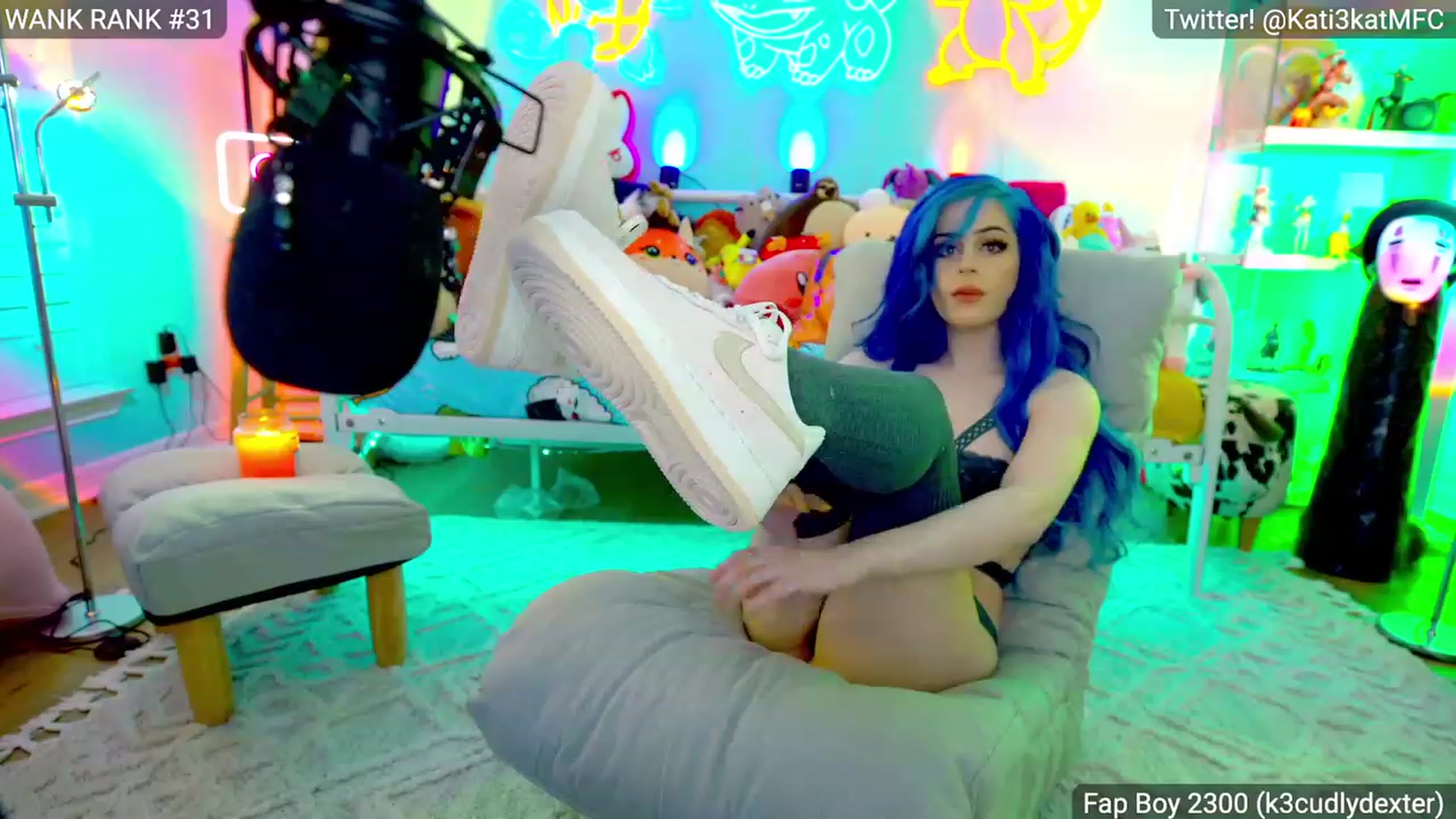 Gallery image thumbnail from Kati3Kat's myfreecams stream on, 11/22/2022, 01:55 image 7 of 20