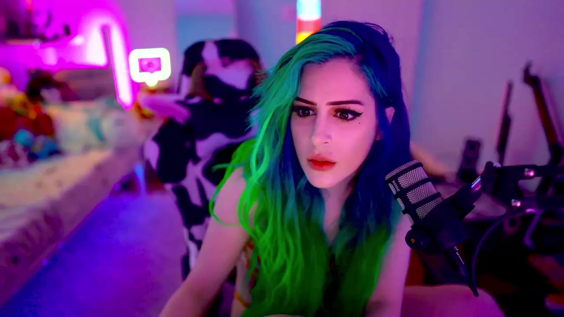 Gallery image thumbnail from Kati3Kat's myfreecams stream on, 04/23/2023, 07:59 image 1 of 20