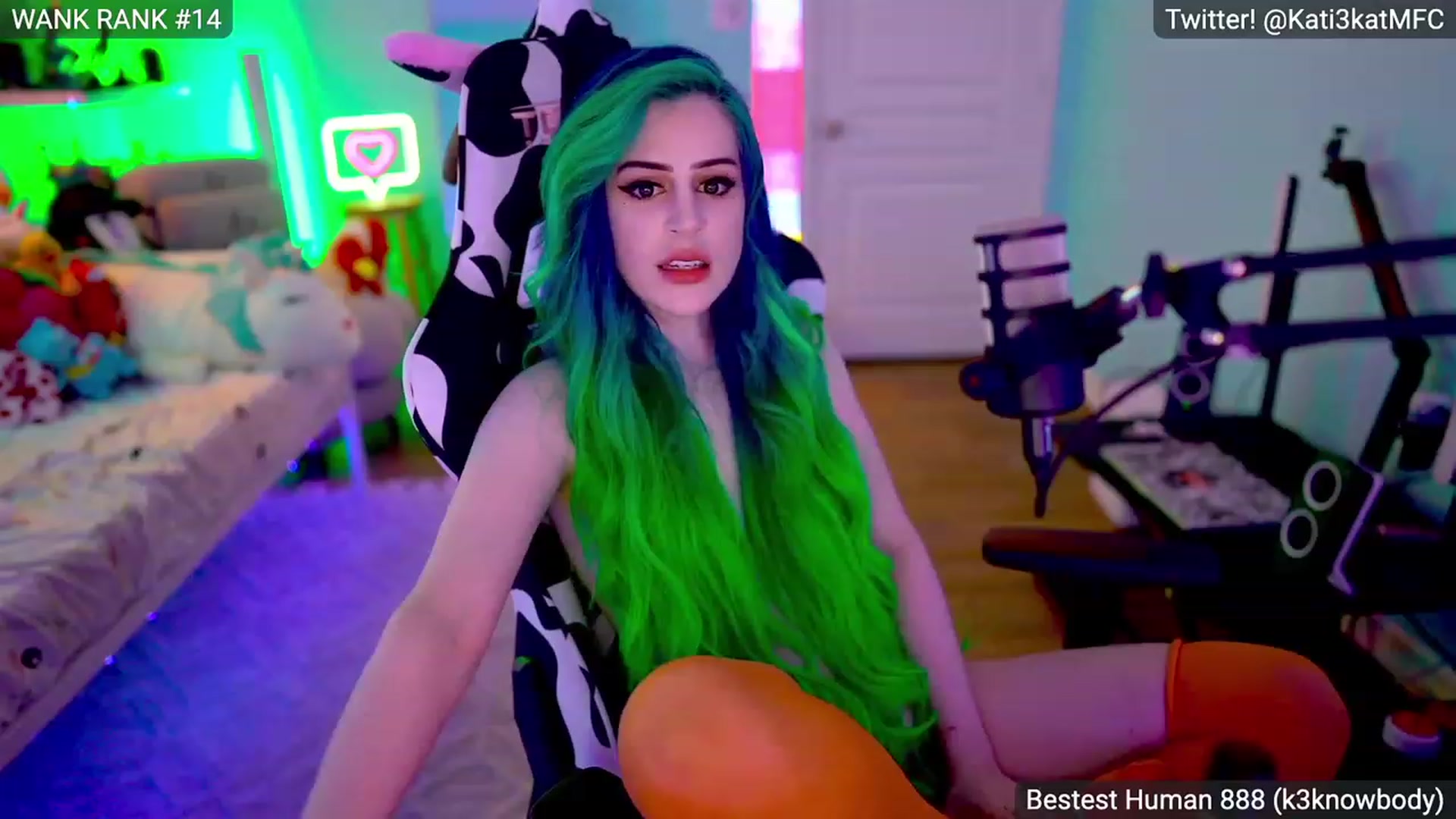 Gallery image thumbnail from Kati3Kat's myfreecams stream on, 04/23/2023, 07:59 image 19 of 20