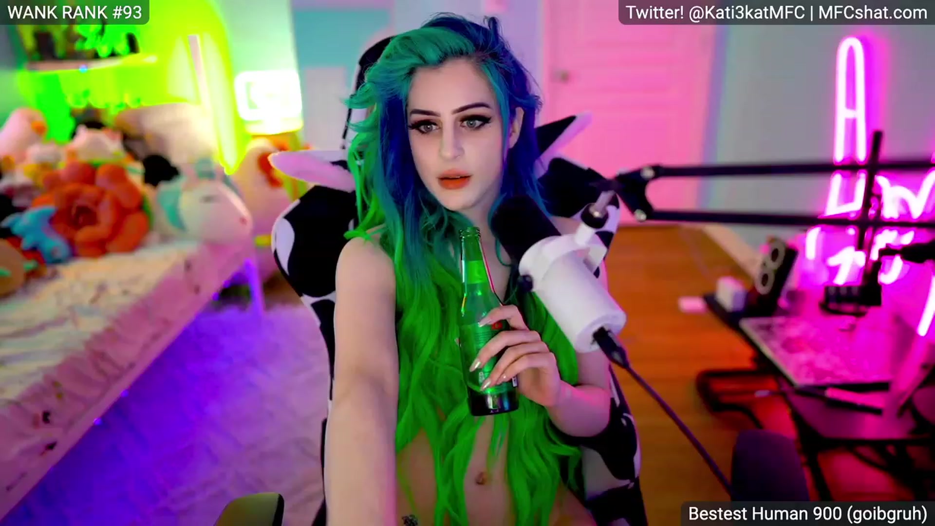 Gallery image thumbnail from Kati3Kat's myfreecams stream on, 05/08/2023, 07:44 image 19 of 20