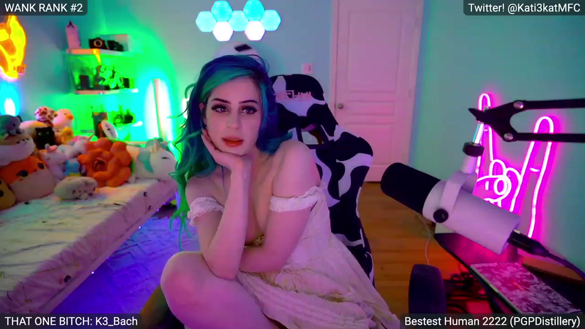Gallery image thumbnail from Kati3Kat's myfreecams stream on, 06/05/2023, 07:07 image 17 of 20