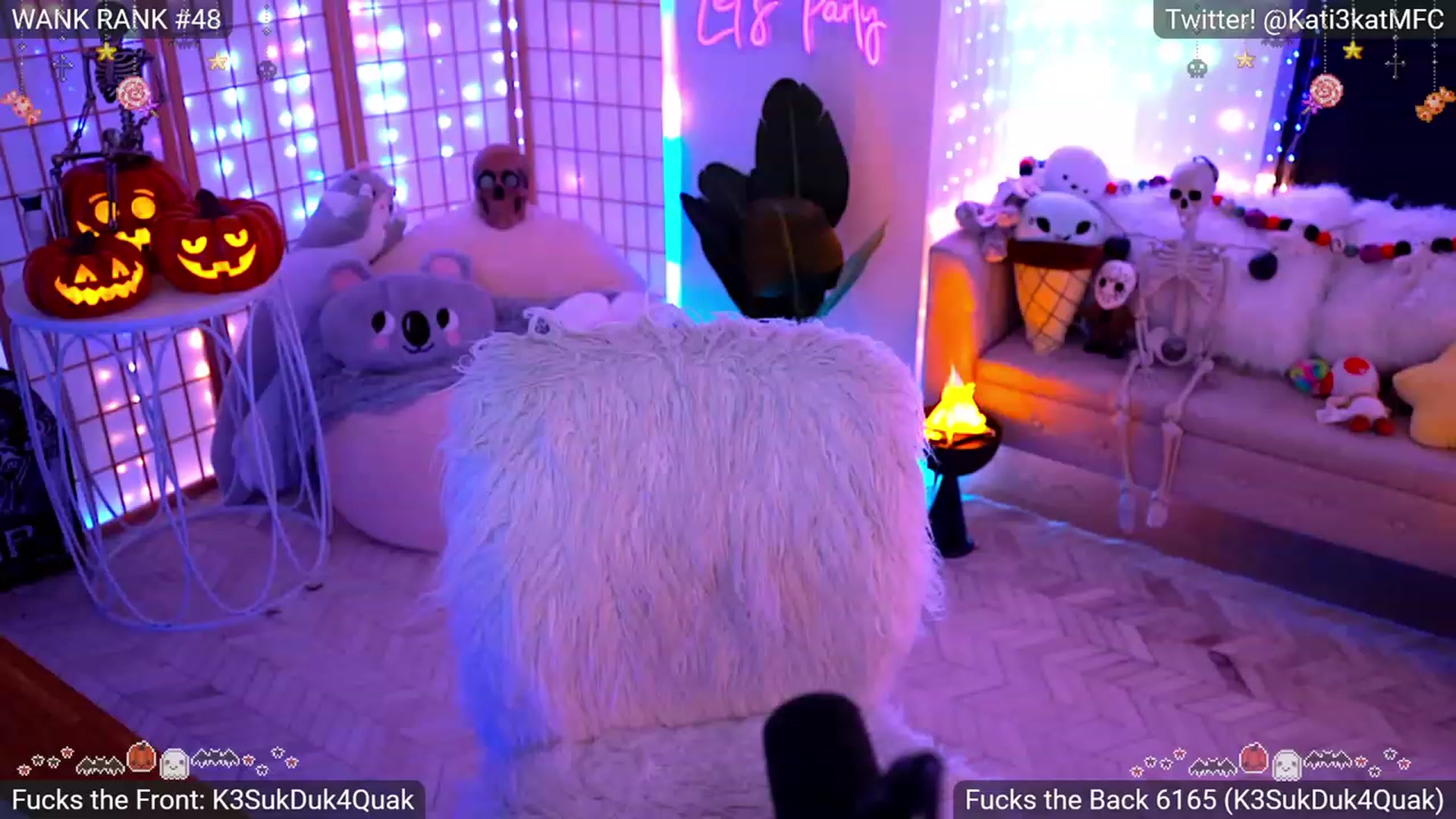 Gallery image thumbnail from Kati3Kat's myfreecams stream on, 10/12/2023, 04:58 image 15 of 20