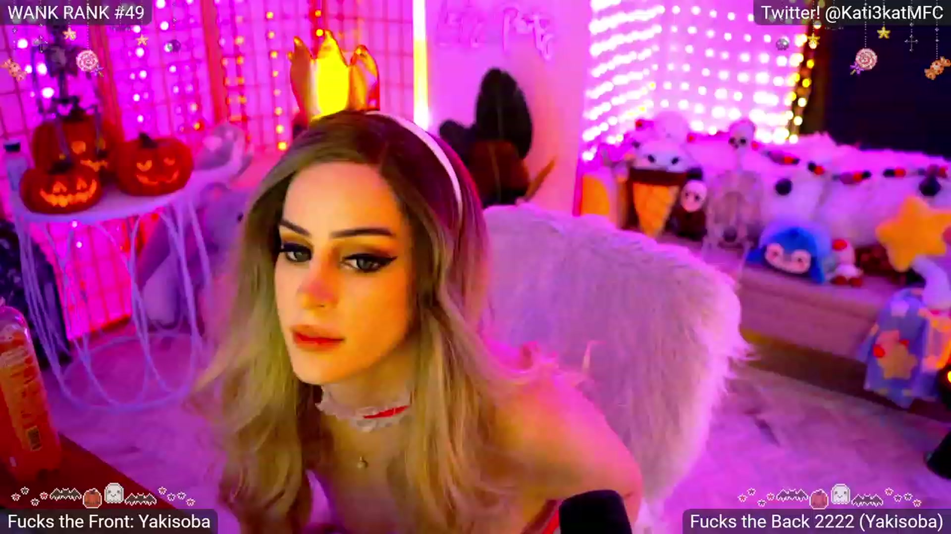 Gallery image thumbnail from Kati3Kat's myfreecams stream on, 10/19/2023, 04:12 image 14 of 20