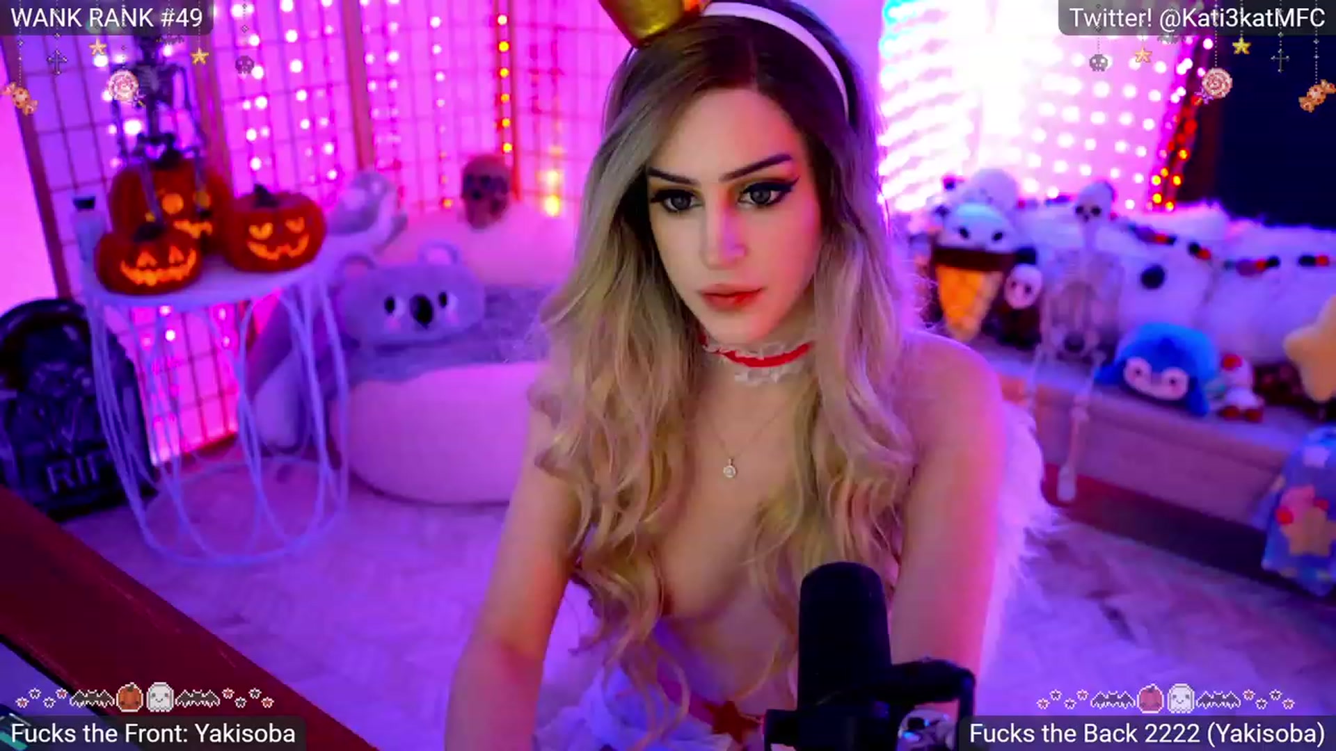 Gallery image thumbnail from Kati3Kat's myfreecams stream on, 10/19/2023, 04:12 image 15 of 20