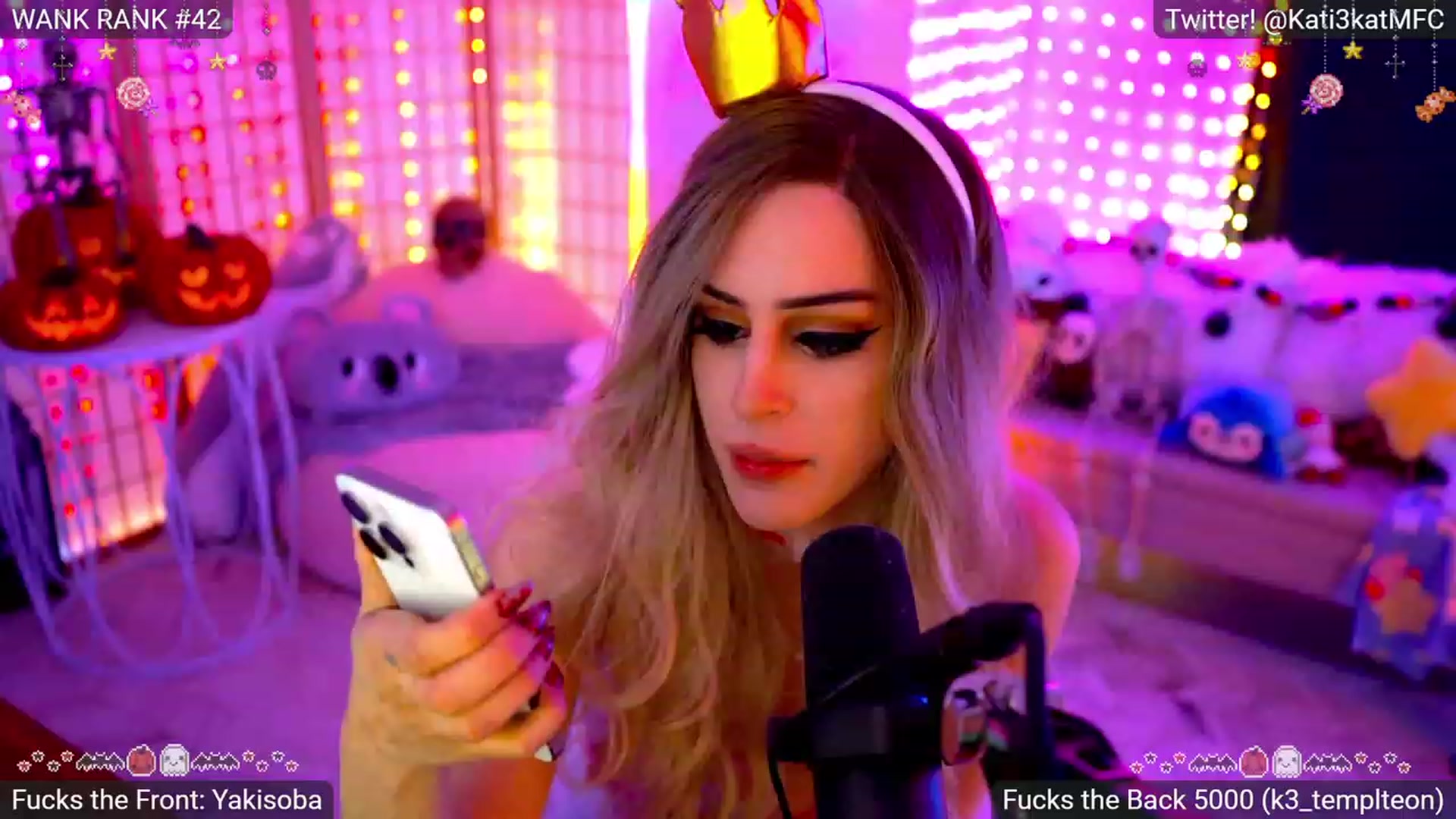 Gallery image thumbnail from Kati3Kat's myfreecams stream on, 10/19/2023, 05:06 image 11 of 20