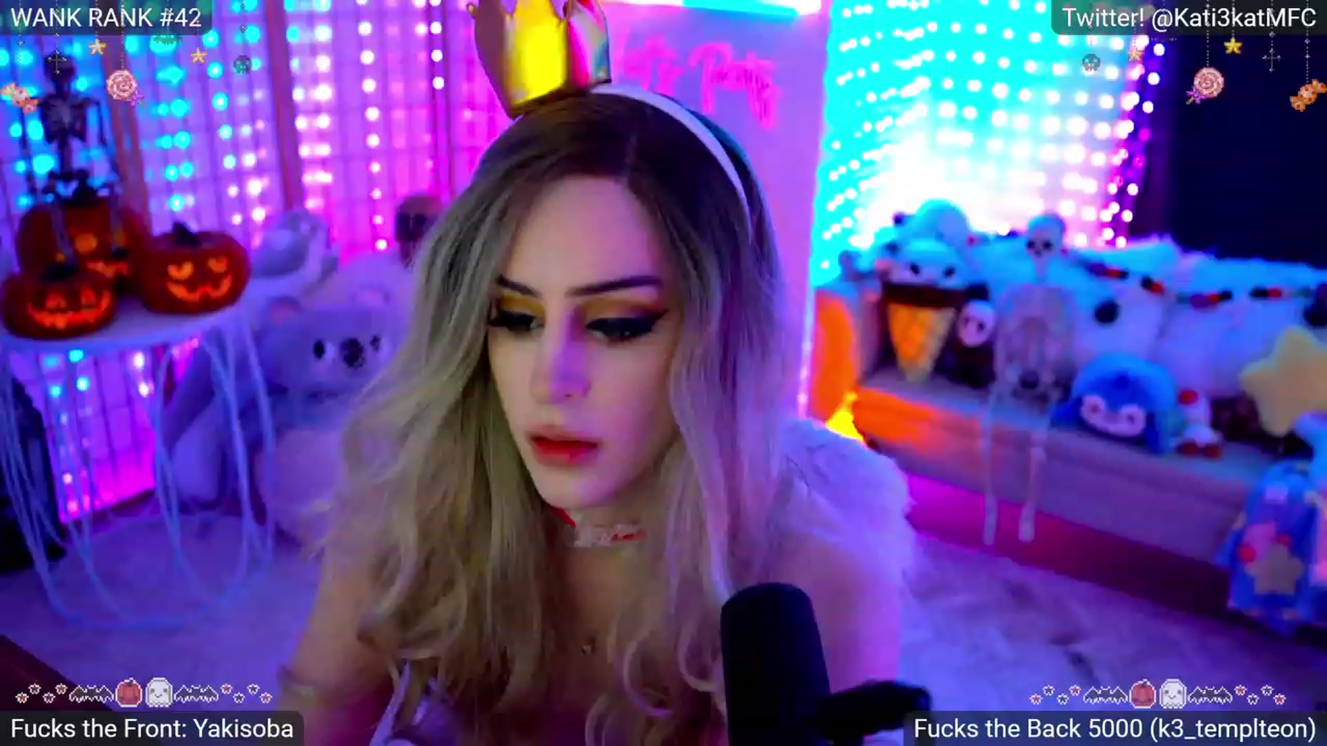 Gallery image thumbnail from Kati3Kat's myfreecams stream on, 10/19/2023, 05:06 image 10 of 20