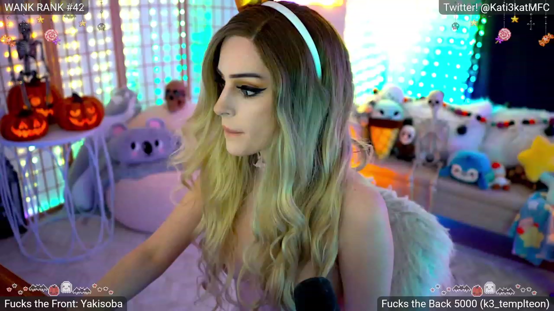 Gallery image thumbnail from Kati3Kat's myfreecams stream on, 10/19/2023, 05:06 image 8 of 20