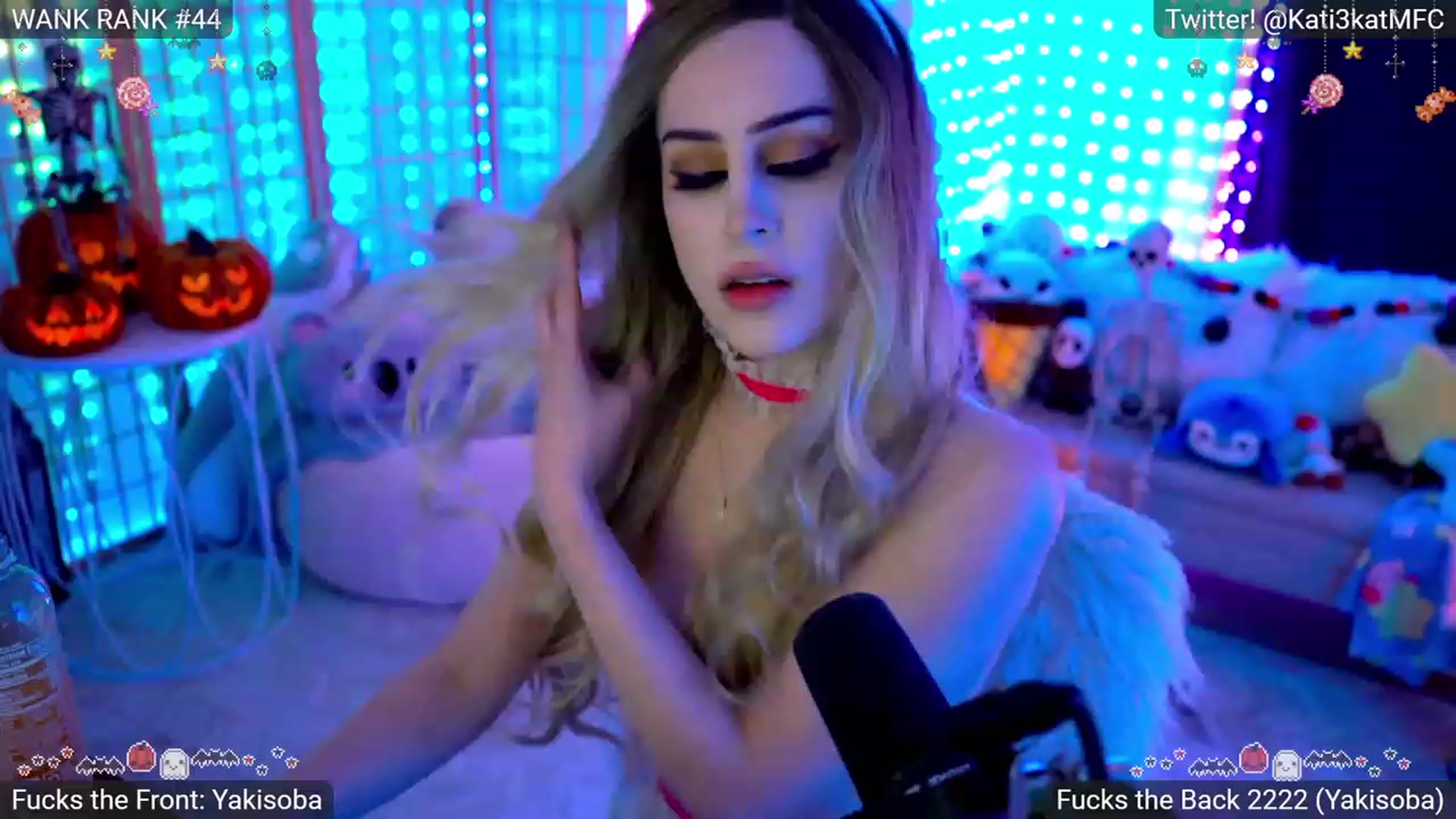 Gallery image thumbnail from Kati3Kat's myfreecams stream on, 10/19/2023, 05:06 image 1 of 20