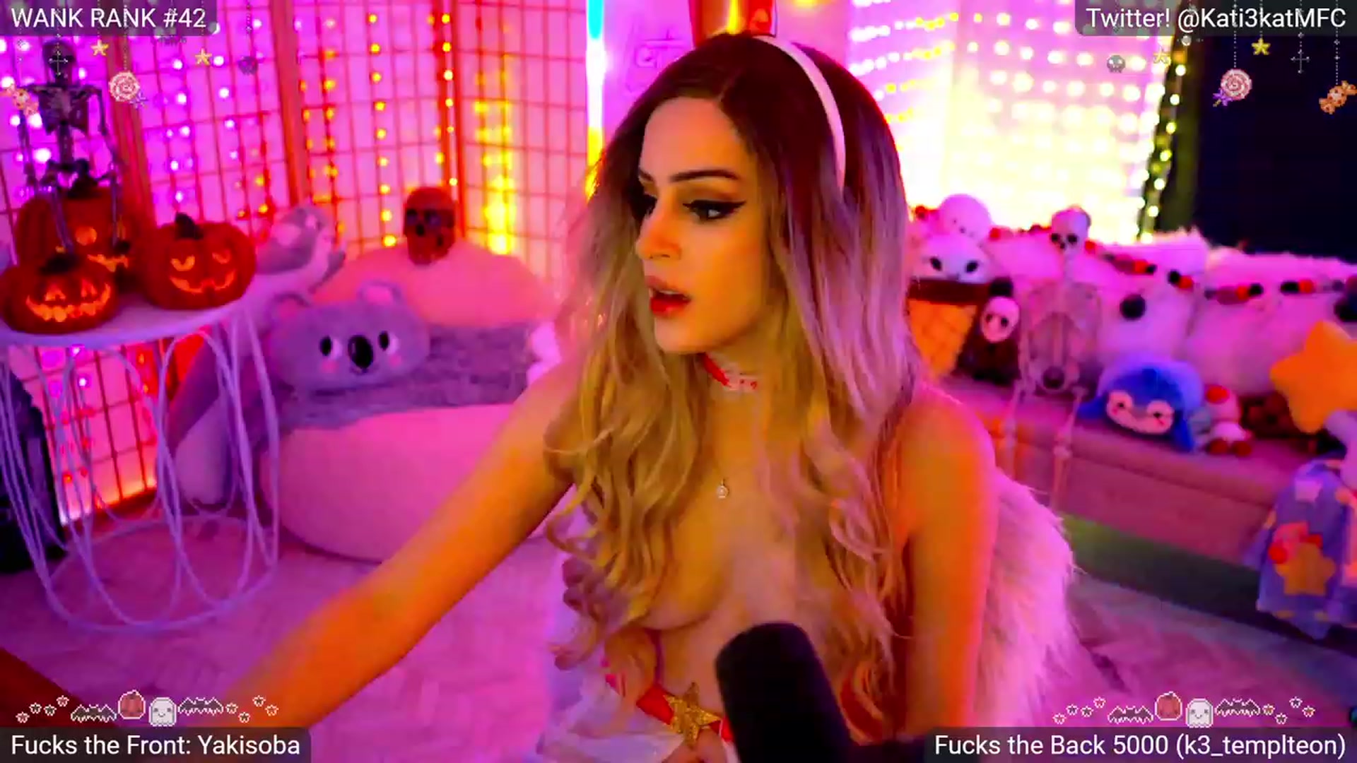 Gallery image thumbnail from Kati3Kat's myfreecams stream on, 10/19/2023, 05:06 image 7 of 20