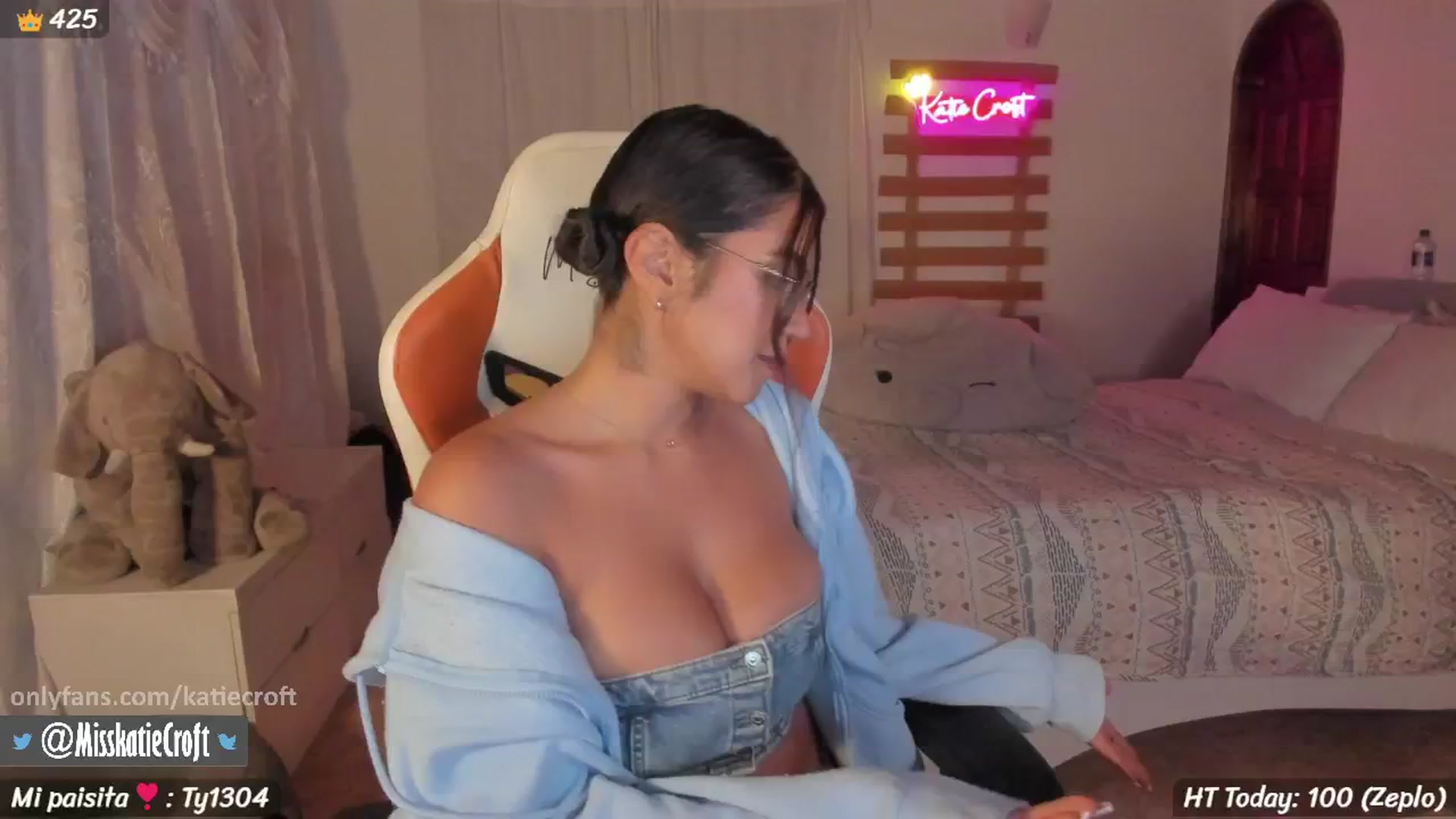 Gallery image thumbnail from KatieCroft's myfreecams stream on, 02/24/2026, 02:59 image 12 of 20