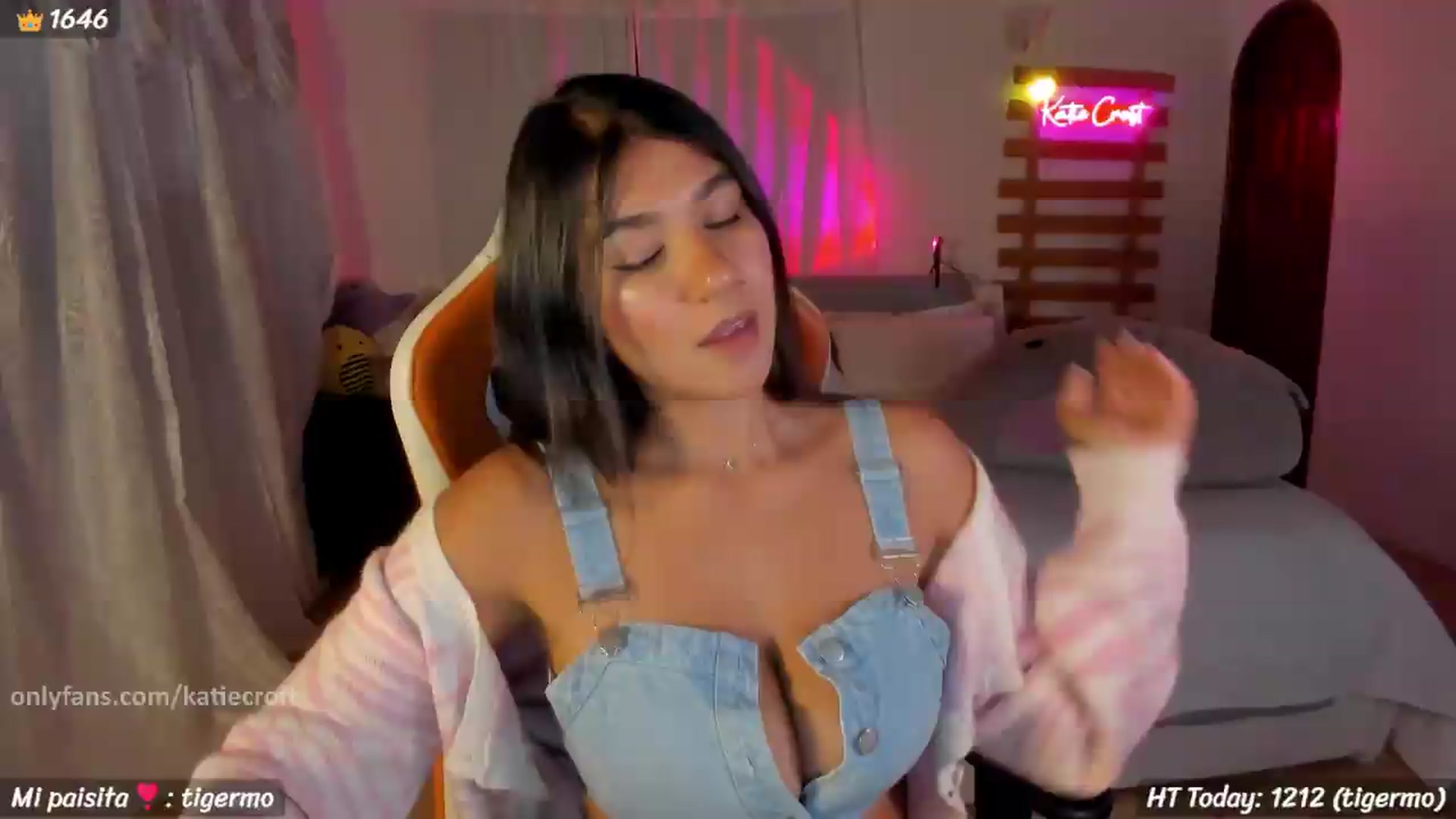 Gallery image thumbnail from KatieCroft's myfreecams stream on, 05/13/2026, 01:44 image 11 of 20