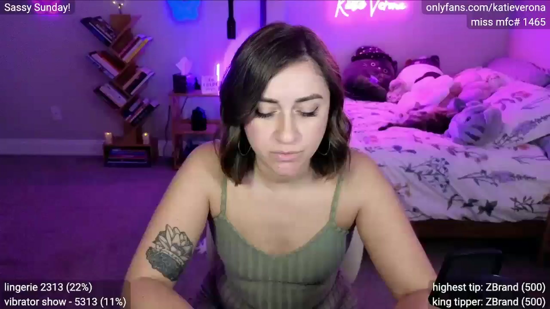 Gallery image thumbnail from KatieVerona's myfreecams stream on, 03/17/2025, 01:45 image 11 of 20