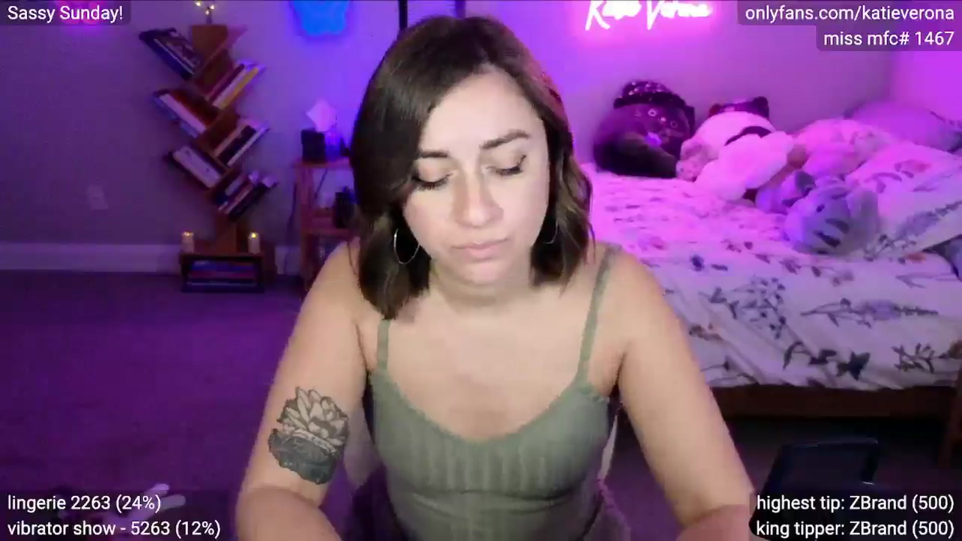 Gallery image thumbnail from KatieVerona's myfreecams stream on, 03/17/2025, 01:45 image 18 of 20