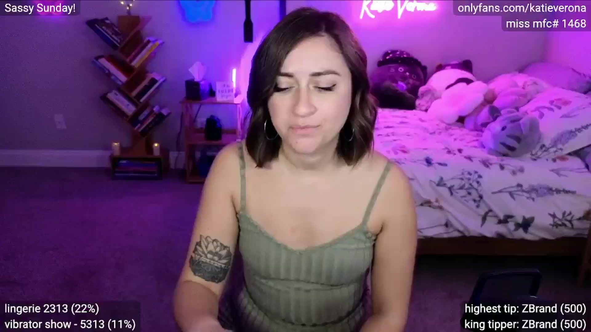 Gallery image thumbnail from KatieVerona's myfreecams stream on, 03/17/2025, 01:45 image 14 of 20