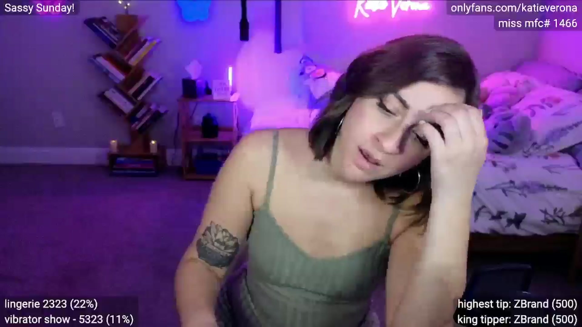 Gallery image thumbnail from KatieVerona's myfreecams stream on, 03/17/2025, 01:45 image 10 of 20