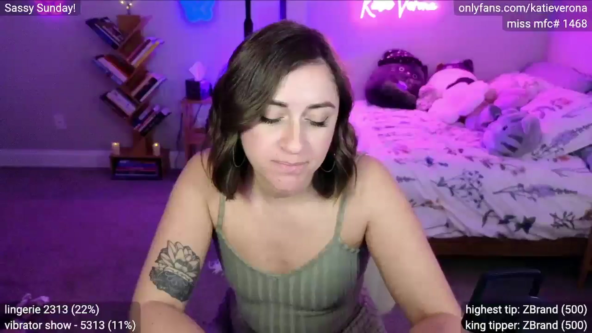 Gallery image thumbnail from KatieVerona's myfreecams stream on, 03/17/2025, 01:45 image 15 of 20