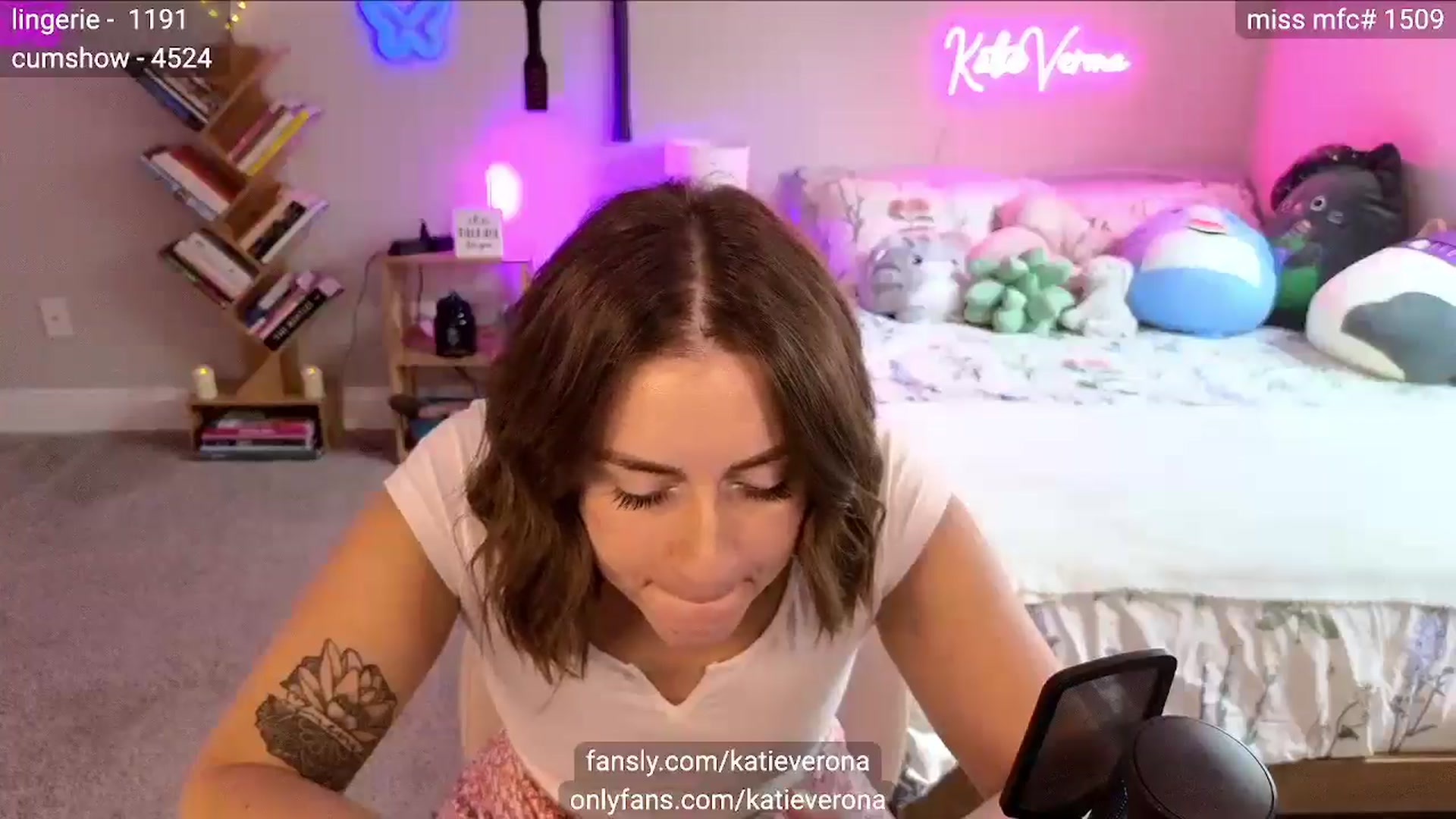 Gallery image thumbnail from KatieVerona's myfreecams stream on, 03/31/2025, 19:39 image 14 of 20