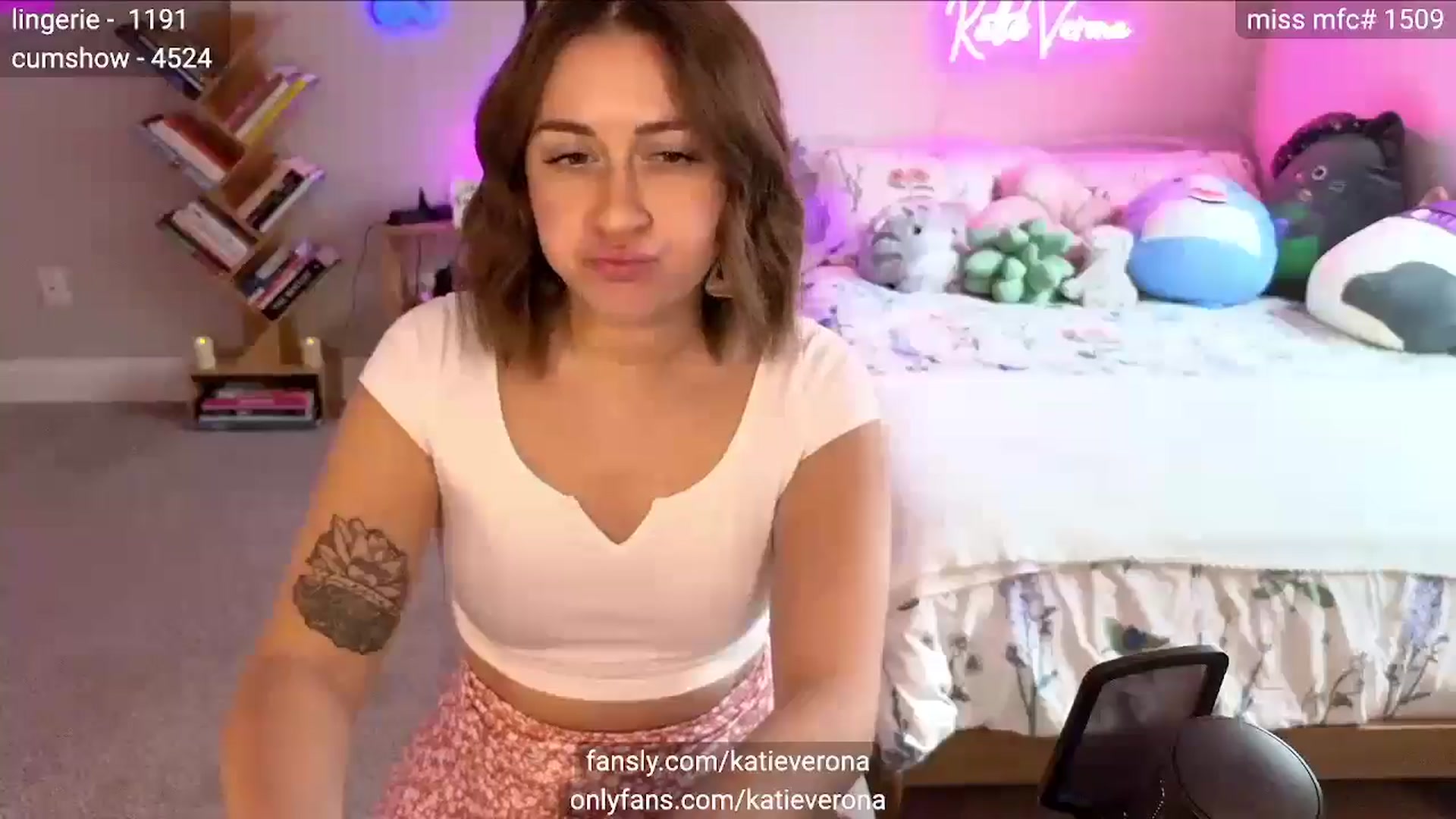 Gallery image thumbnail from KatieVerona's myfreecams stream on, 03/31/2025, 19:39 image 7 of 20