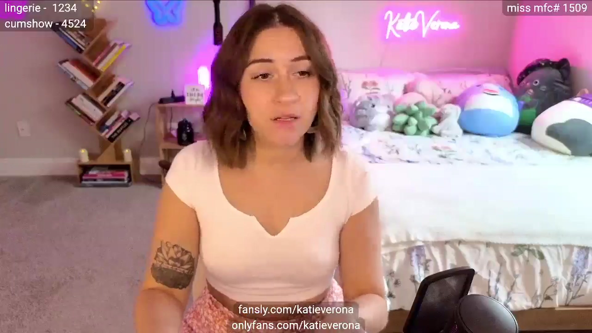 Gallery image thumbnail from KatieVerona's myfreecams stream on, 03/31/2025, 19:39 image 19 of 20
