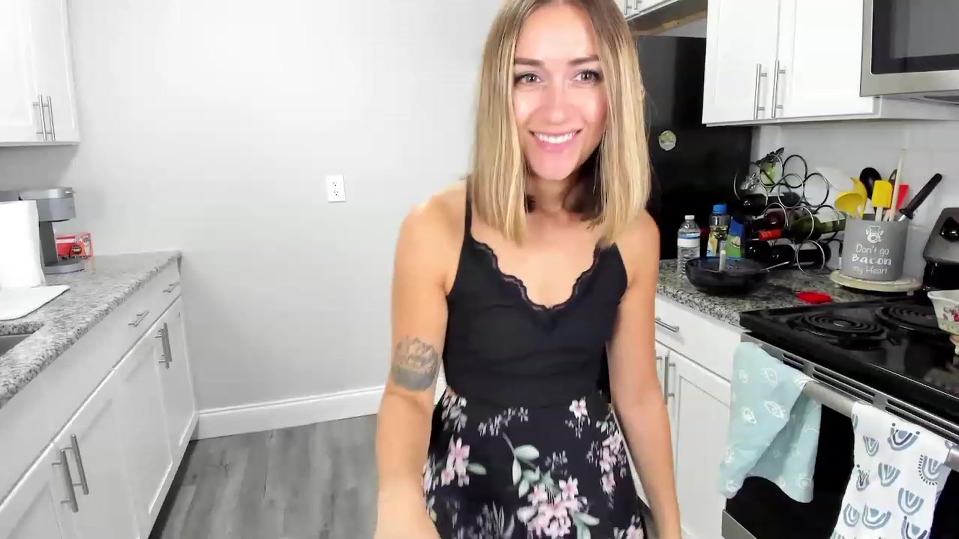 Gallery image thumbnail from KatieVerona96's myfreecams stream on, 06/24/2023, 22:40 image 18 of 20