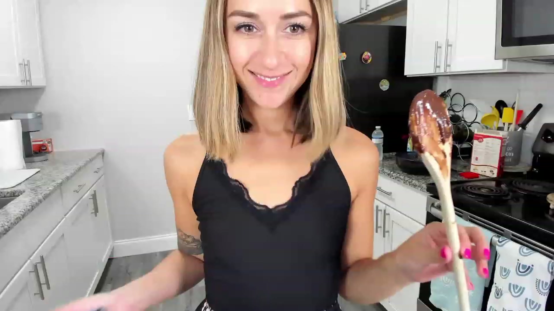 Gallery image thumbnail from KatieVerona96's myfreecams stream on, 06/24/2023, 22:40 image 6 of 20