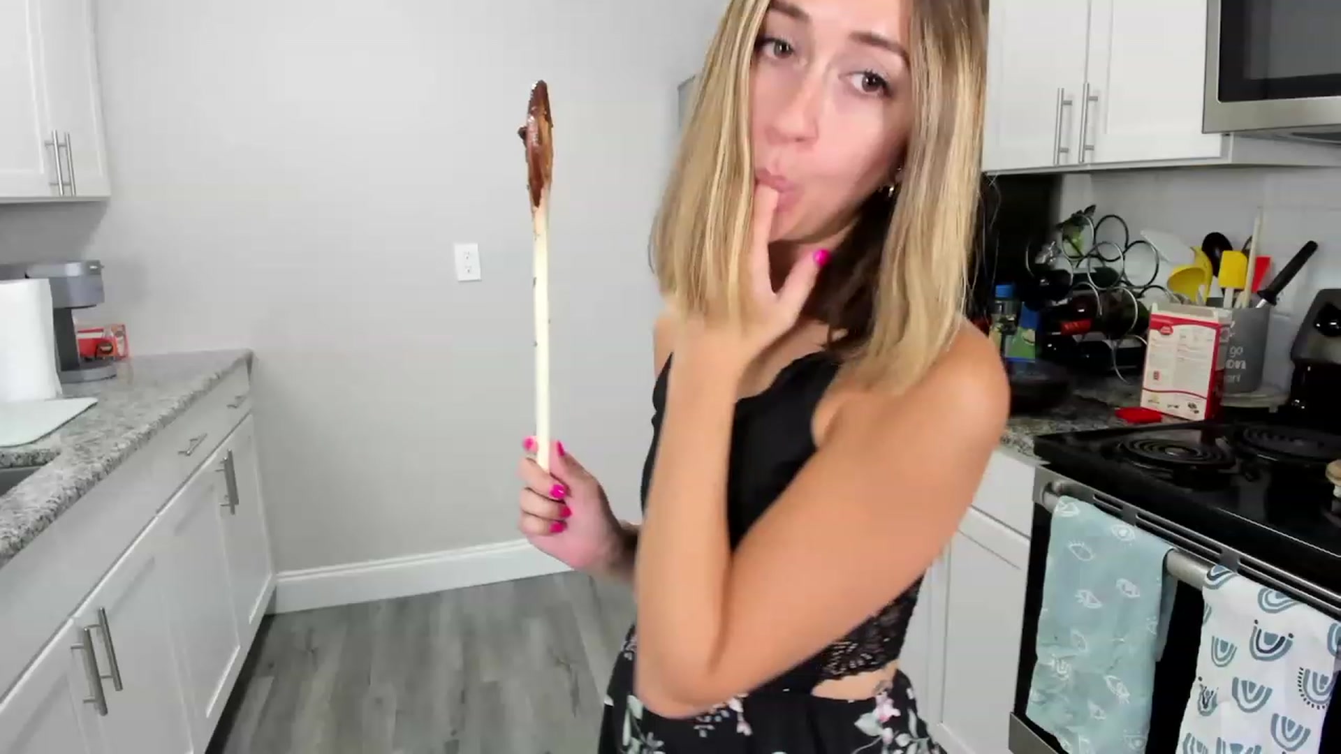 Gallery image thumbnail from KatieVerona96's myfreecams stream on, 06/24/2023, 22:40 image 9 of 20