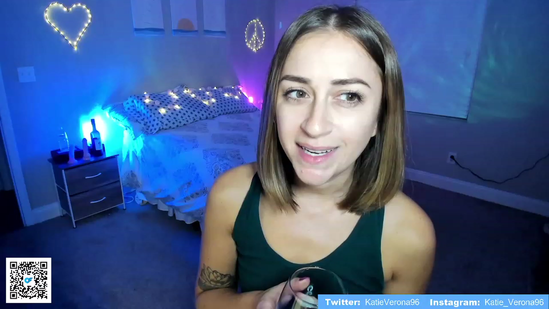Gallery image thumbnail from KatieVerona96's myfreecams stream on, 08/04/2023, 24:40 image 16 of 20