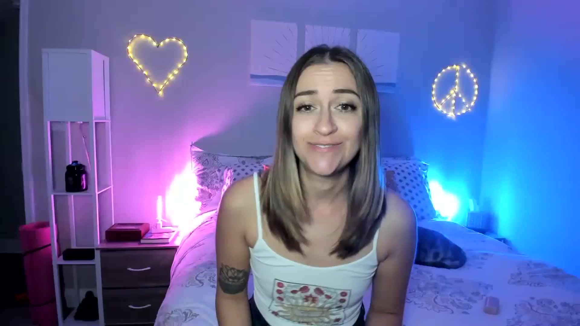 Gallery image thumbnail from KatieVerona96's myfreecams stream on, 03/12/2024, 02:16 image 1 of 20