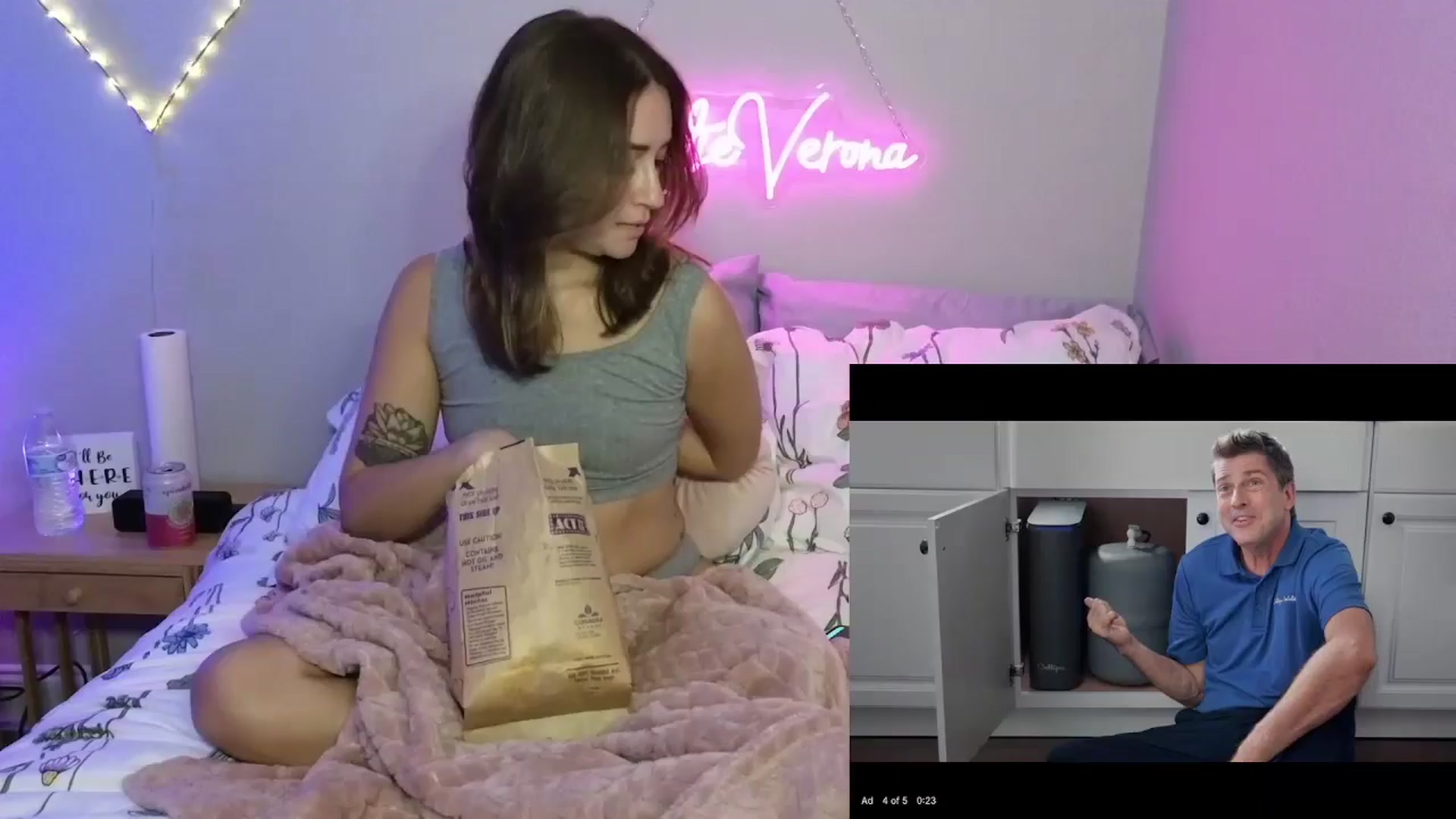 Gallery image thumbnail from KatieVerona96's myfreecams stream on, 07/10/2024, 02:15 image 13 of 20