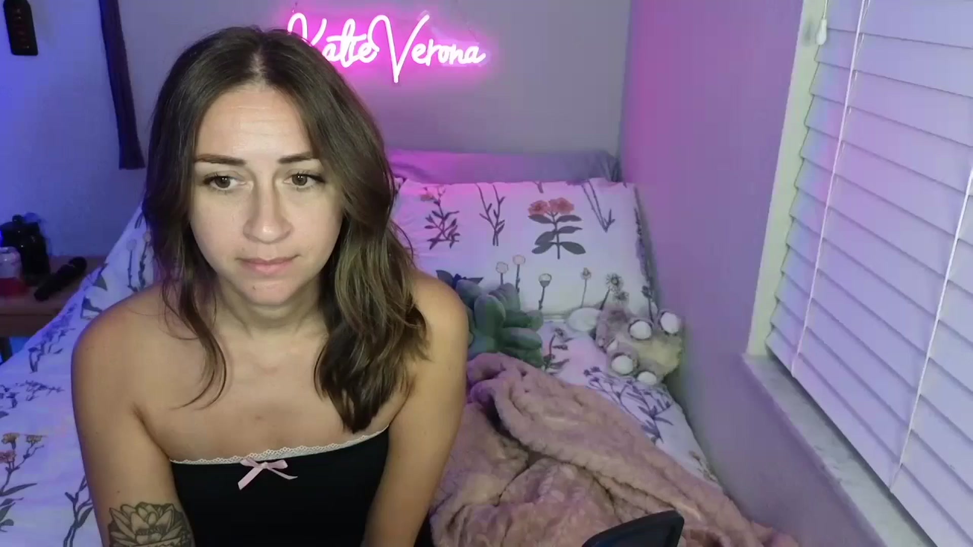 Gallery image thumbnail from KatieVerona96's myfreecams stream on, 07/31/2024, 03:06 image 20 of 20