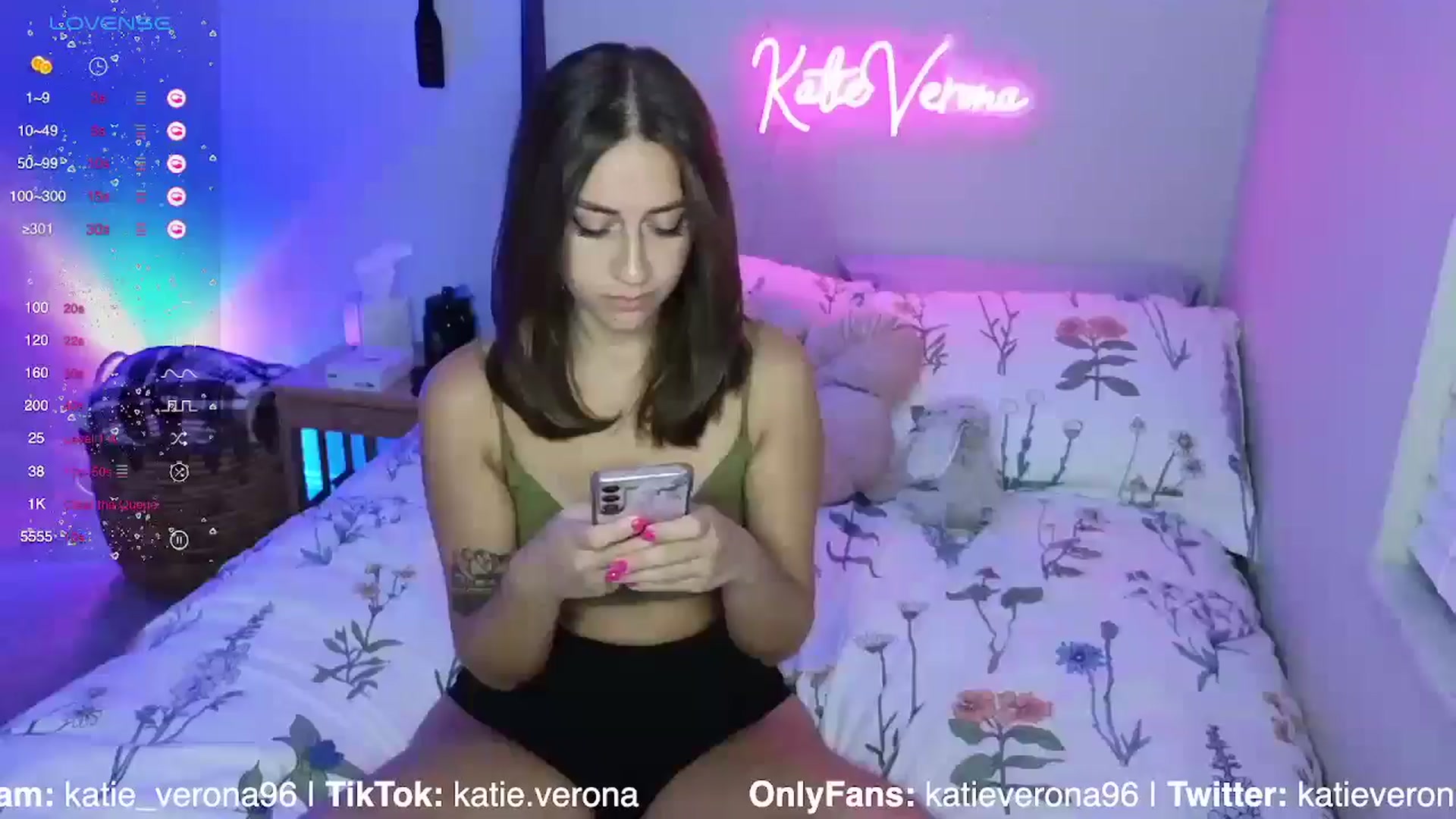 Gallery image thumbnail from KatieVerona96's myfreecams stream on, 08/03/2024, 02:08 image 14 of 20