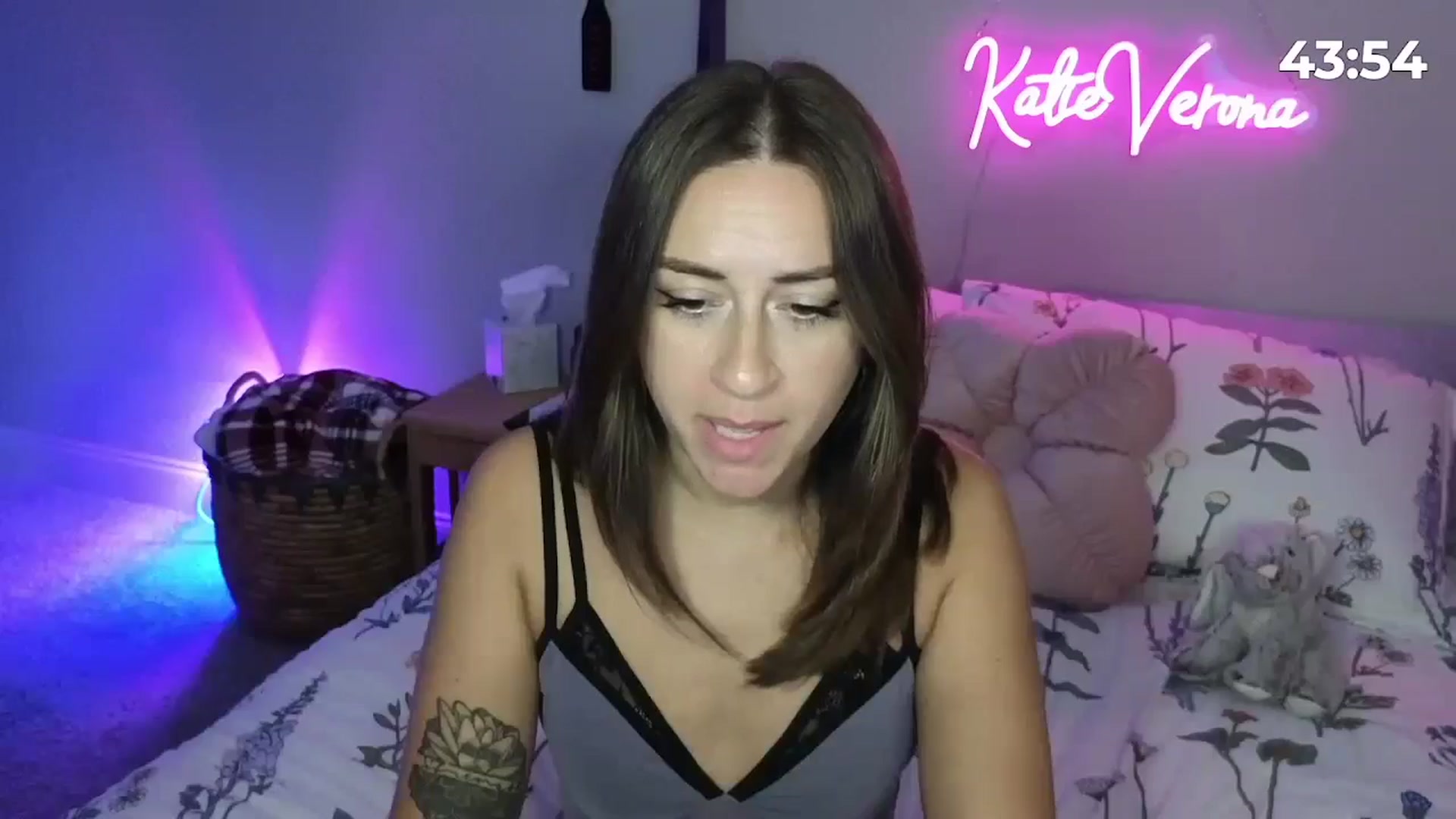 Gallery image thumbnail from KatieVerona96's myfreecams stream on, 08/06/2024, 03:13 image 6 of 20