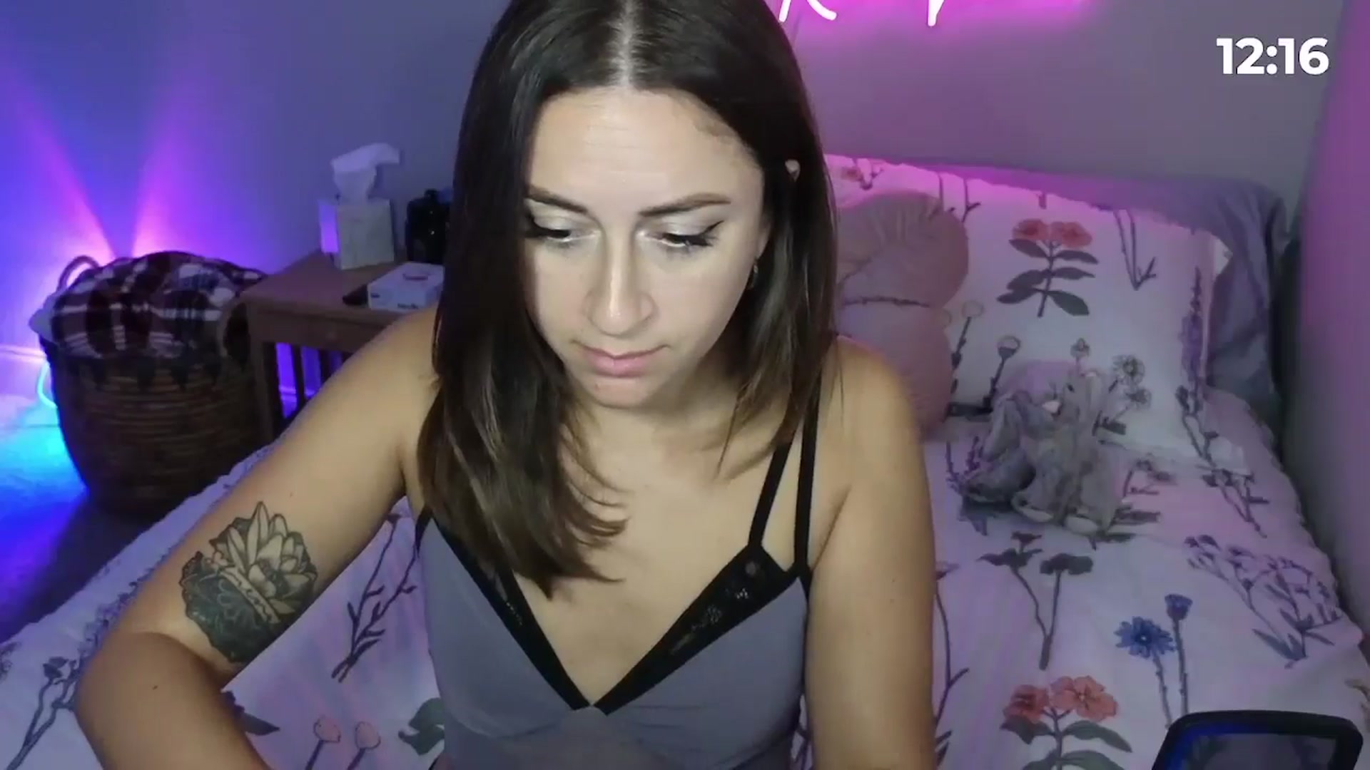 Gallery image thumbnail from KatieVerona96's myfreecams stream on, 08/06/2024, 03:13 image 15 of 20
