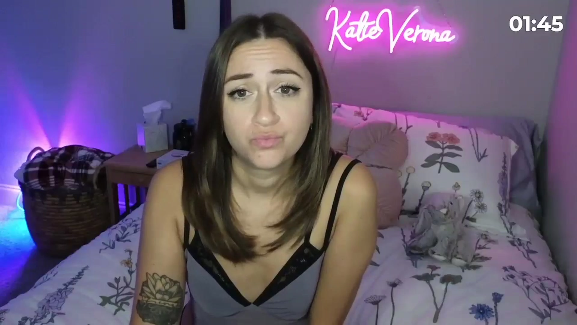 Gallery image thumbnail from KatieVerona96's myfreecams stream on, 08/06/2024, 03:13 image 18 of 20