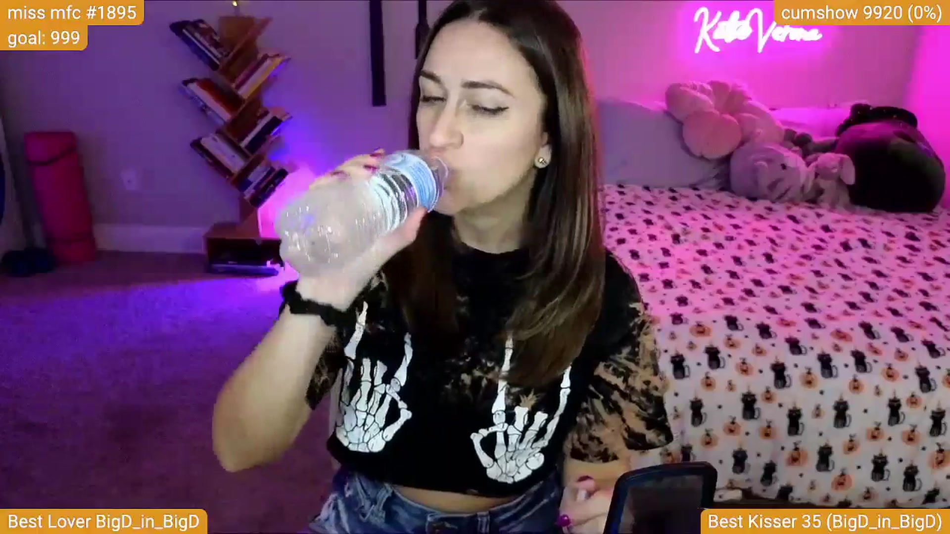 Gallery image thumbnail from KatieVerona96's myfreecams stream on, 10/14/2024, 02:32 image 11 of 20