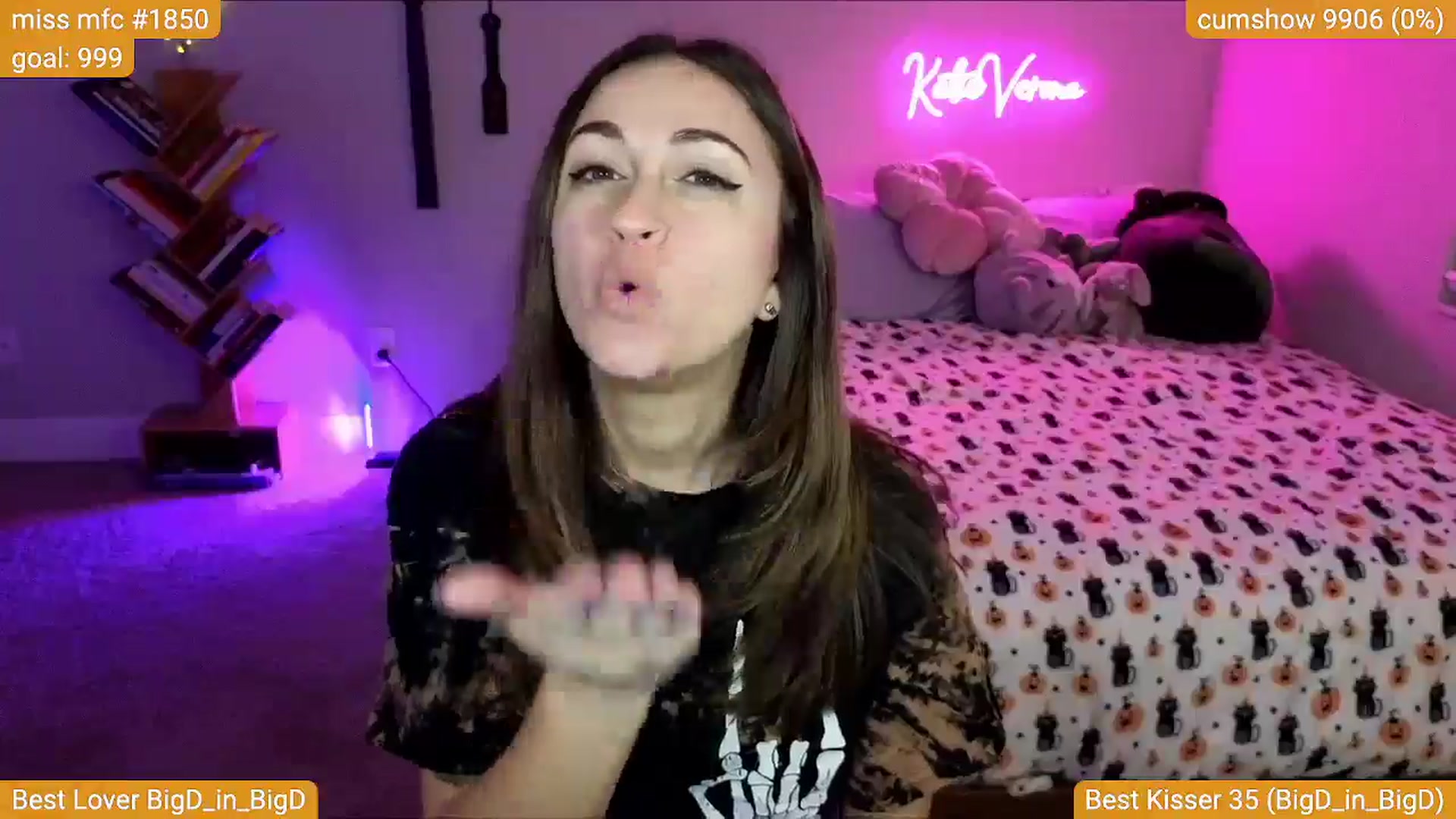 Gallery image thumbnail from KatieVerona96's myfreecams stream on, 10/14/2024, 02:32 image 19 of 20