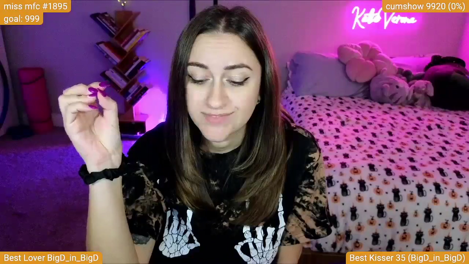 Gallery image thumbnail from KatieVerona96's myfreecams stream on, 10/14/2024, 02:32 image 12 of 20