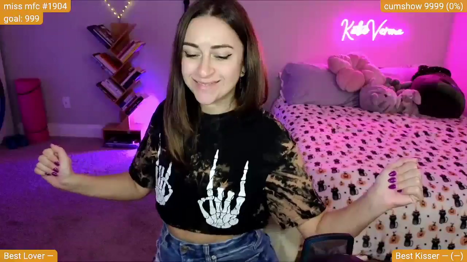 Gallery image thumbnail from KatieVerona96's myfreecams stream on, 10/14/2024, 02:32 image 4 of 20