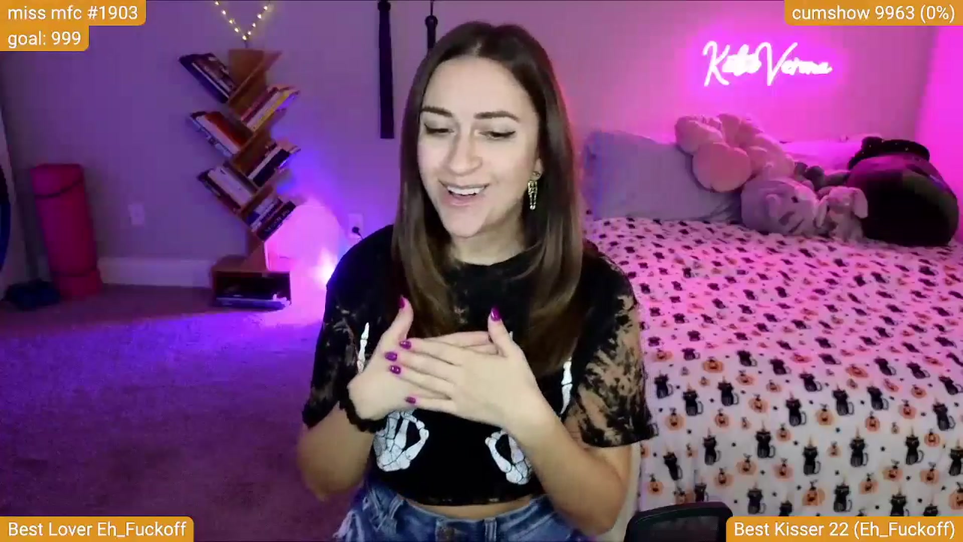 Gallery image thumbnail from KatieVerona96's myfreecams stream on, 10/14/2024, 02:32 image 10 of 20