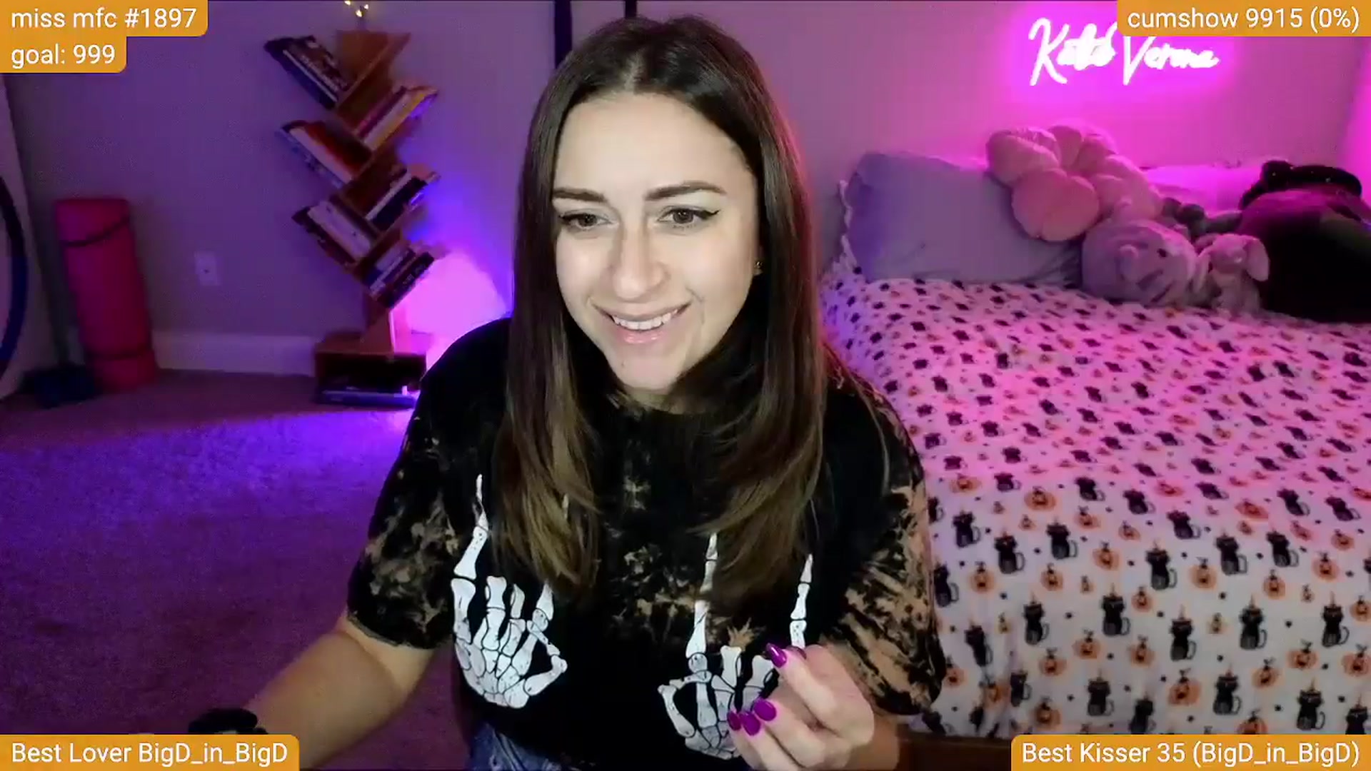 Gallery image thumbnail from KatieVerona96's myfreecams stream on, 10/14/2024, 02:32 image 16 of 20