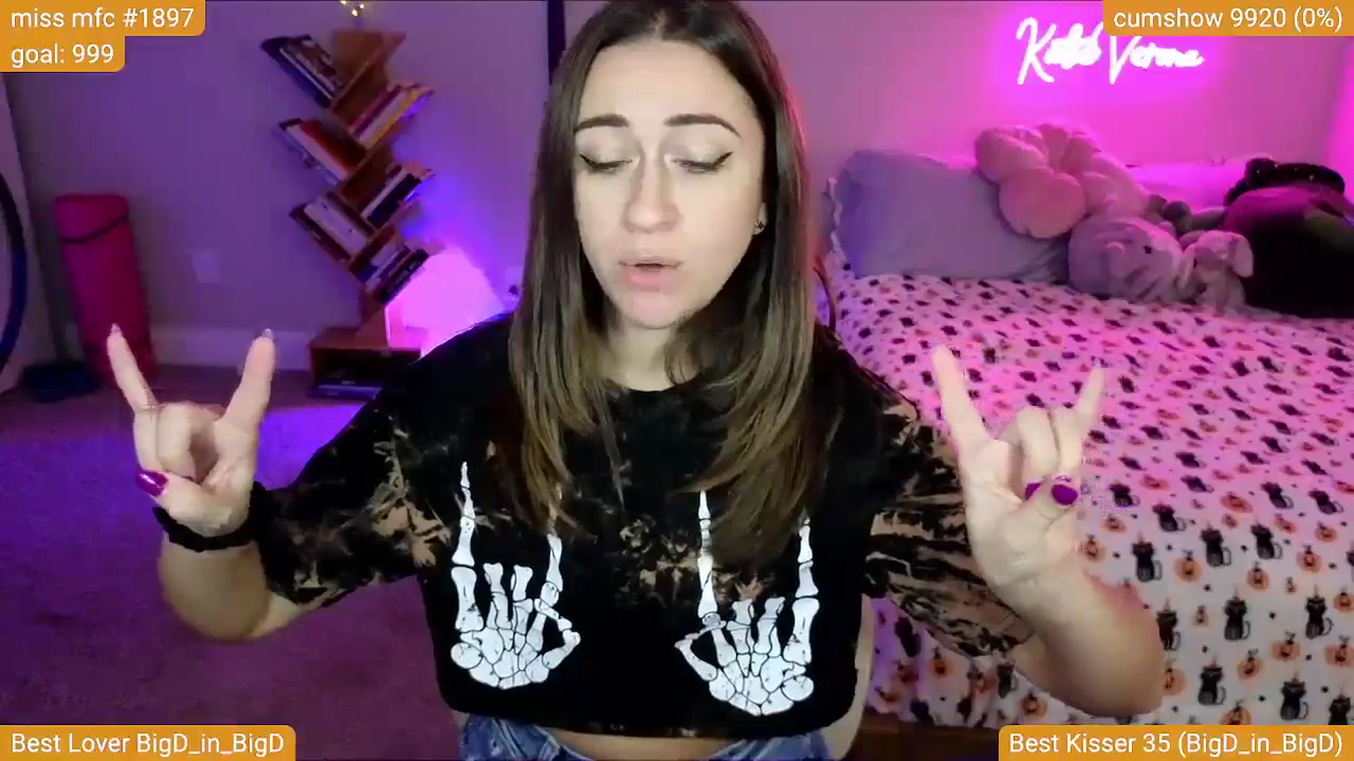 Gallery image thumbnail from KatieVerona96's myfreecams stream on, 10/14/2024, 02:32 image 15 of 20