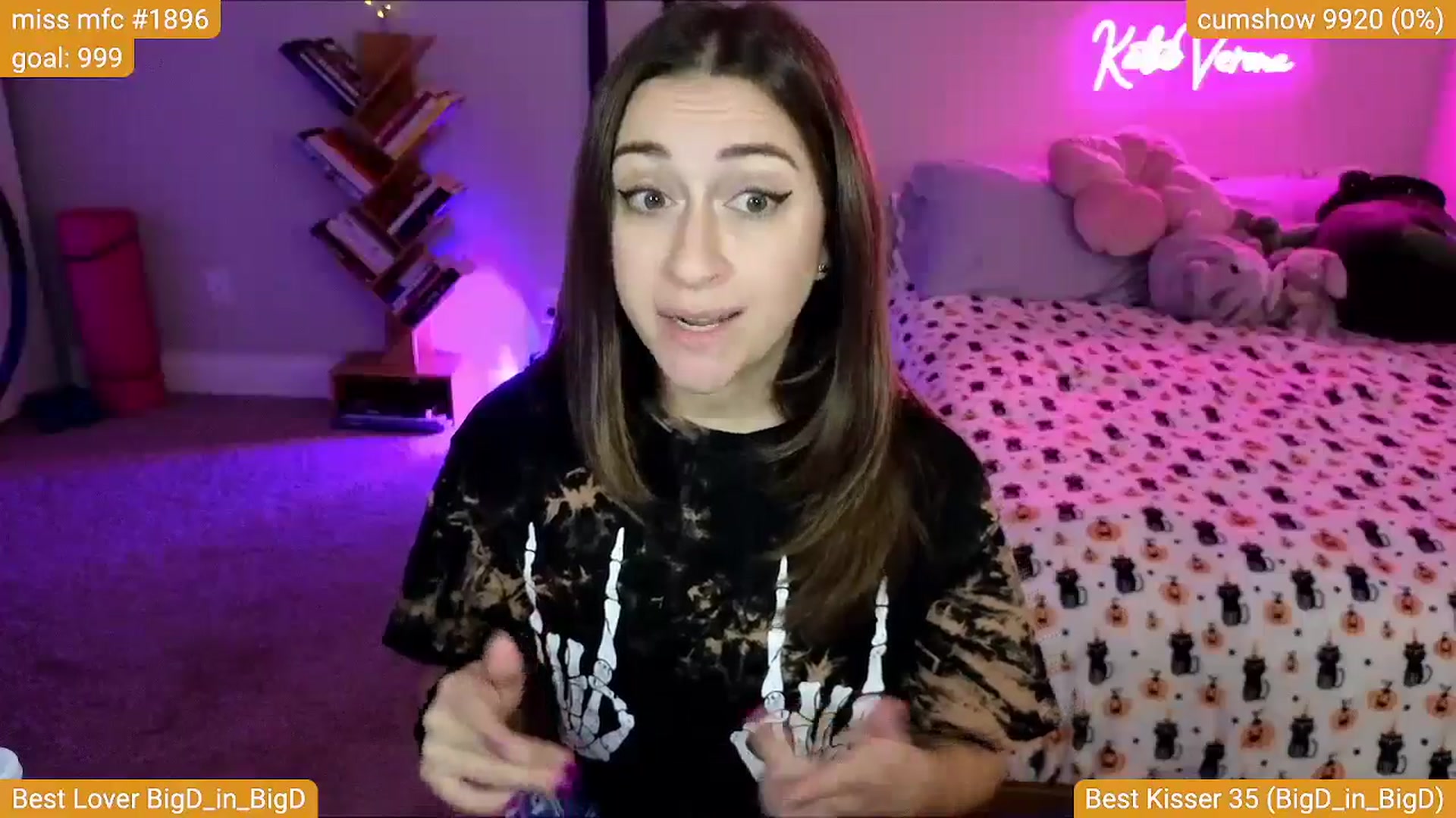 Gallery image thumbnail from KatieVerona96's myfreecams stream on, 10/14/2024, 02:32 image 13 of 20