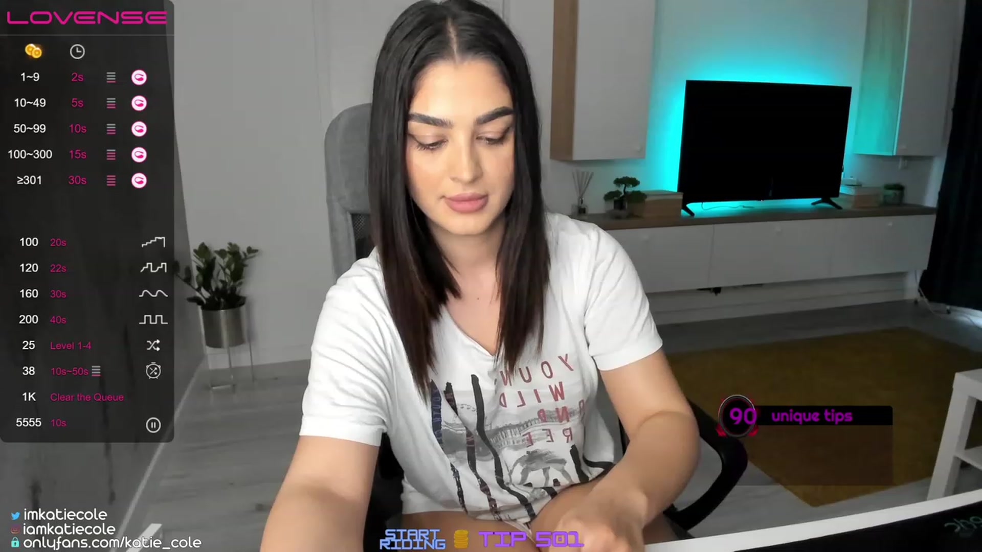 Gallery image thumbnail from Katie_Cole's myfreecams stream on, 05/31/2023, 10:14 image 17 of 20