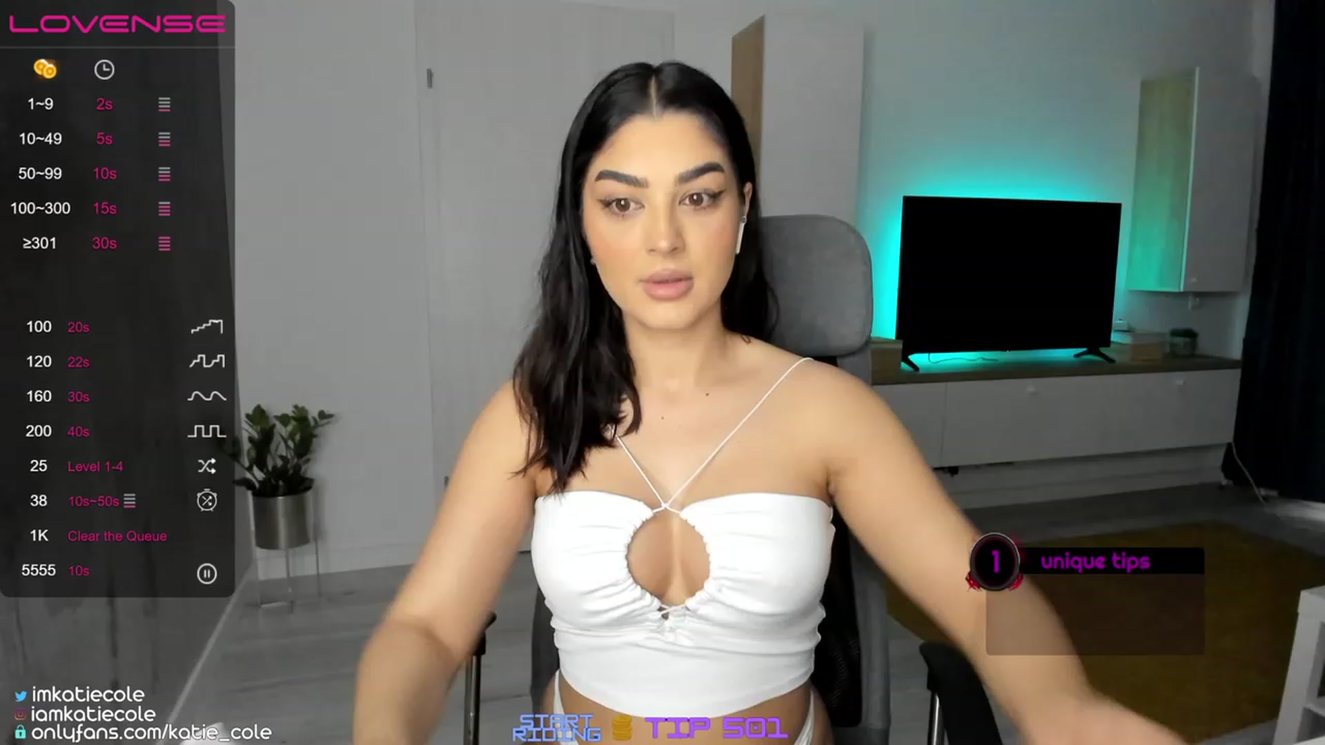 Gallery image thumbnail from Katie_Cole's myfreecams stream on, 06/01/2023, 07:38 image 6 of 20