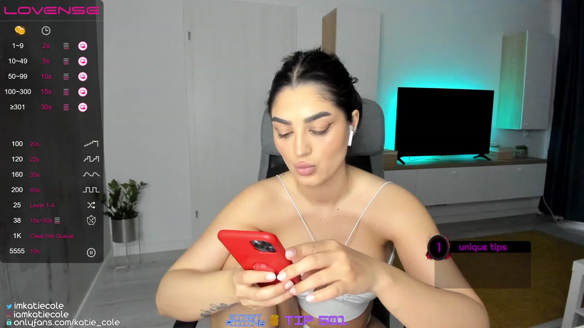 Gallery image thumbnail from Katie_Cole's myfreecams stream on, 06/01/2023, 07:38 image 14 of 20
