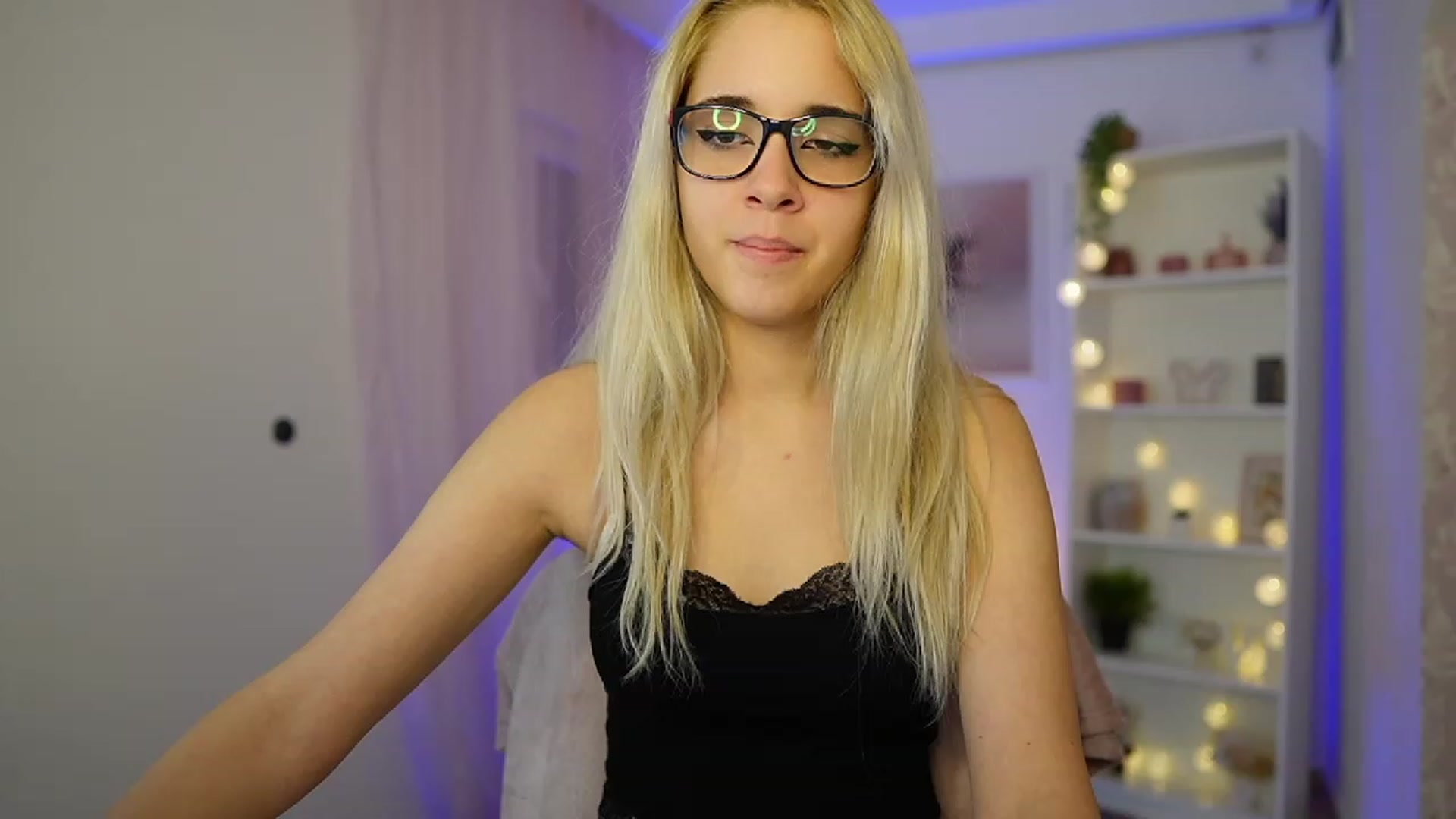 Gallery image thumbnail from Katie_Kush18's myfreecams stream on, 10/10/2023, 08:25 image 2 of 20